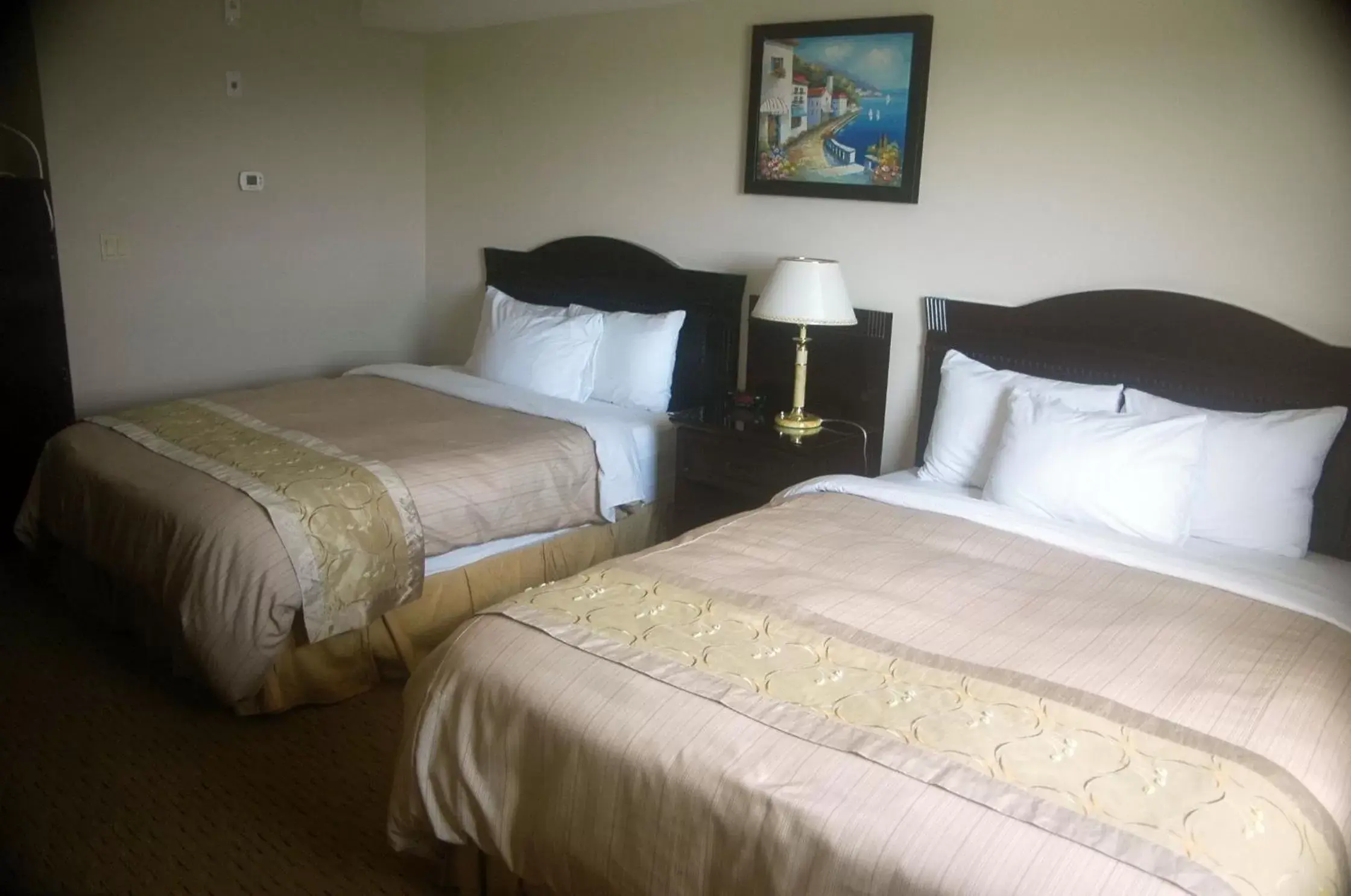 Queen Room with Two Queen Beds - Non-Smoking in Days Inn by Wyndham Athabasca Queen Room with Two Queen Beds - Non-Smoking in Days Inn by Wyndham Athabasca