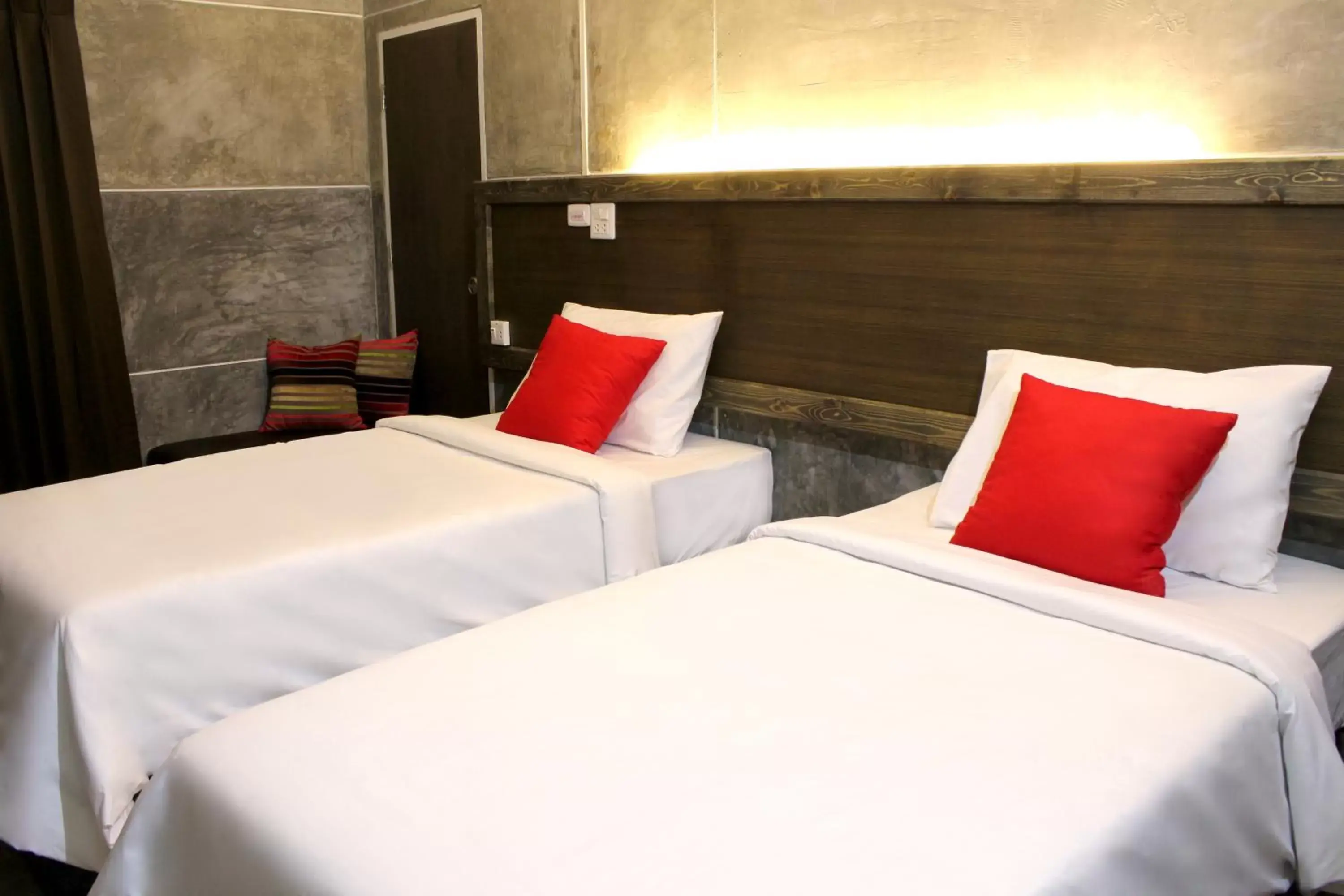 Superior Triple Room in Bangkok 68 Superior Triple Room in Bangkok 68