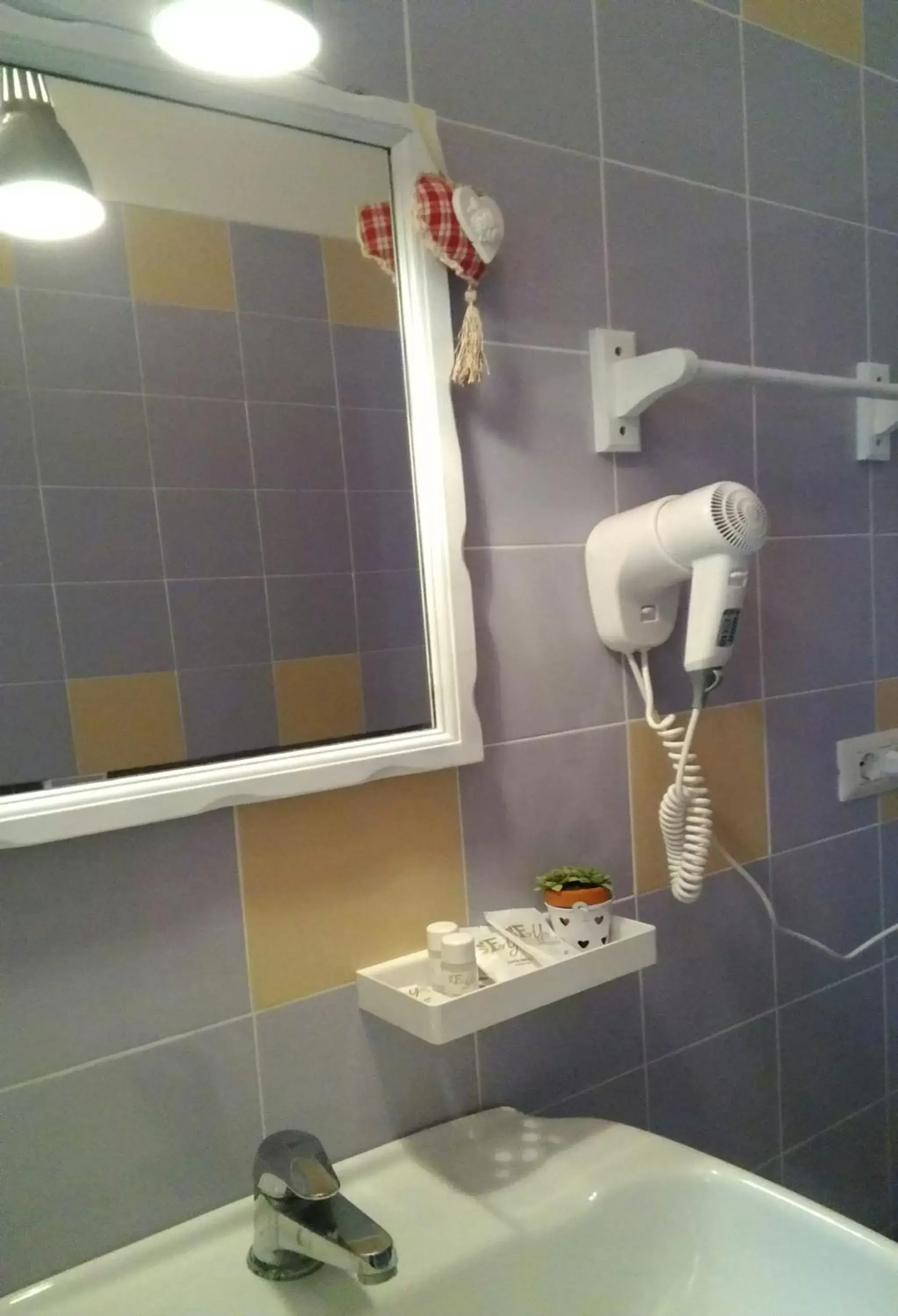 Comfort Family Room with Terrace in B&B Sweet Home Two Steps From The Ruins... Comfort Family Room with Terrace in B&B Sweet Home Two Steps From The Ruins...