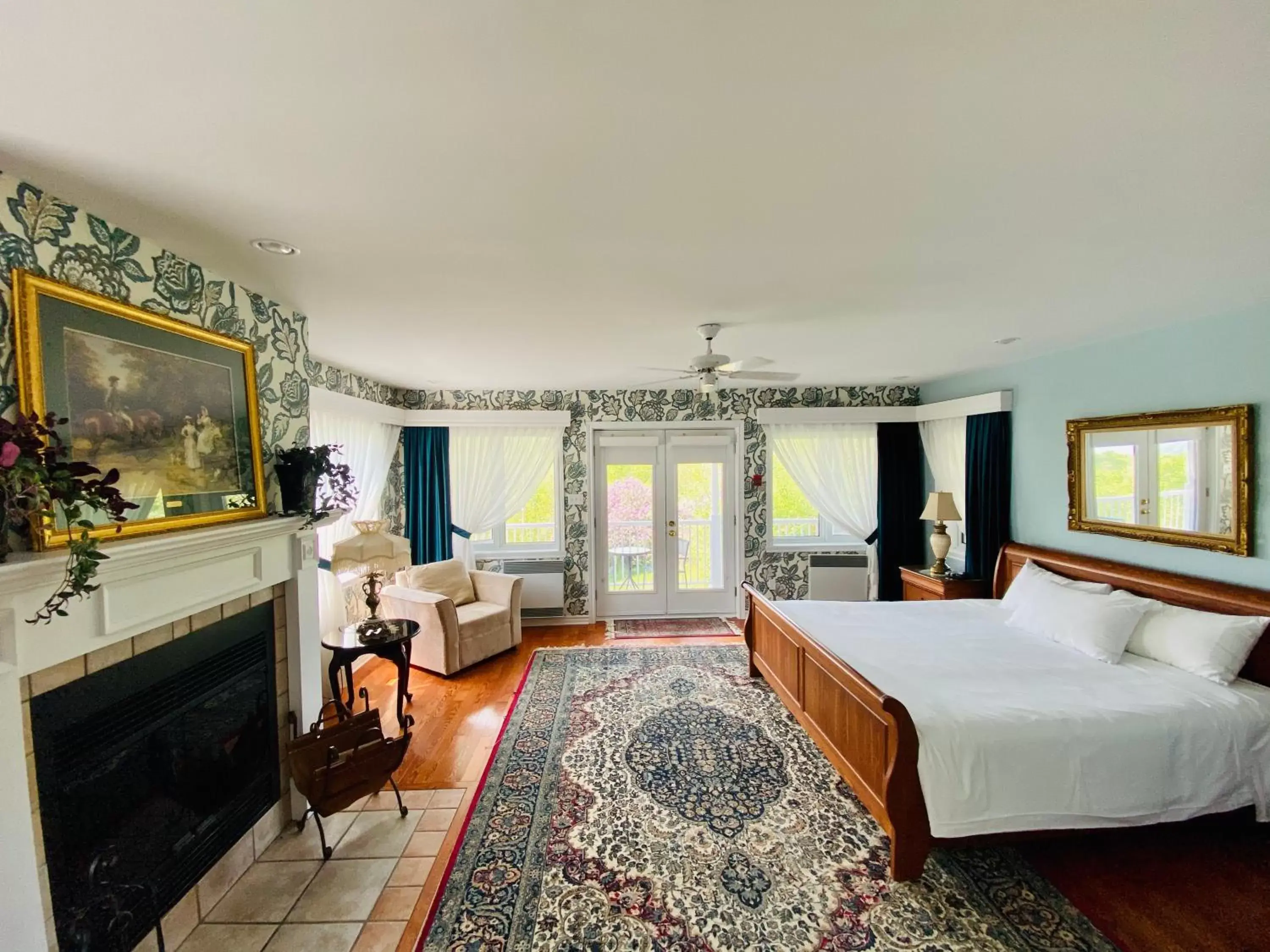 Deluxe King Suite in Auberge Le Tricorne Deluxe King Suite in Auberge Le Tricorne