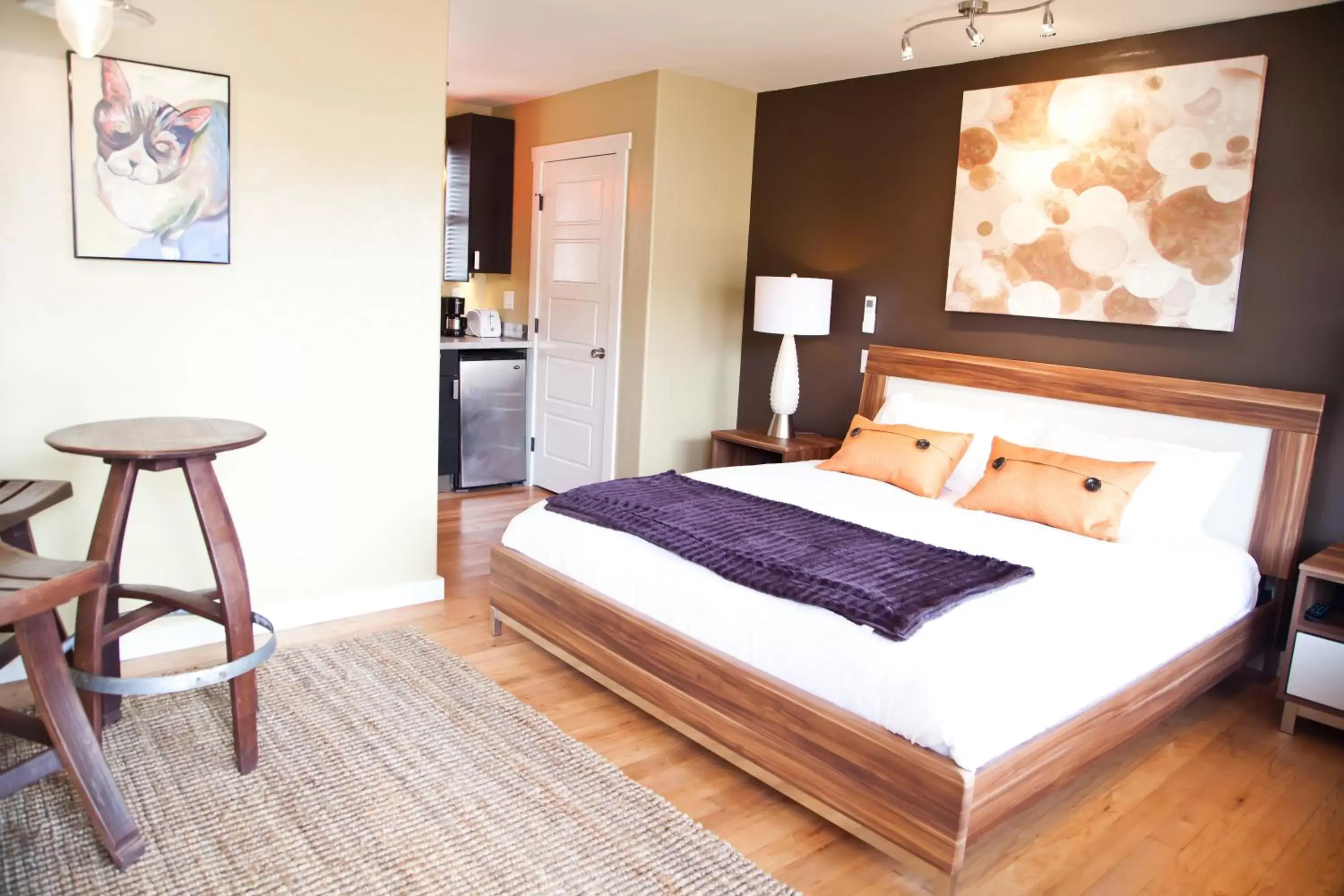 King Room - Pet Friendly in The Flagstone Boutique Inn & Suites King Room - Pet Friendly in The Flagstone Boutique Inn & Suites