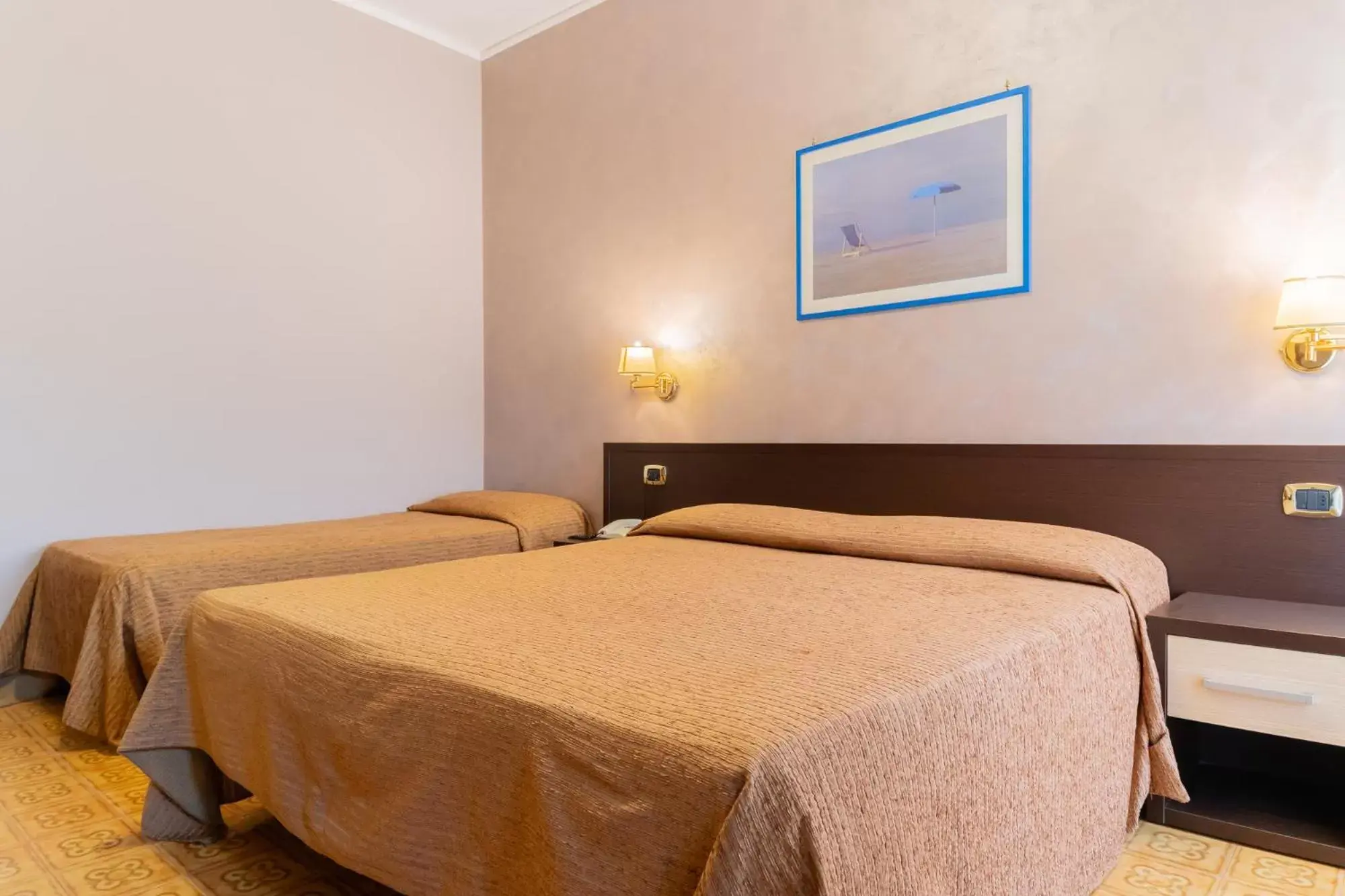 Triple Room in Hotel Riviera Triple Room in Hotel Riviera