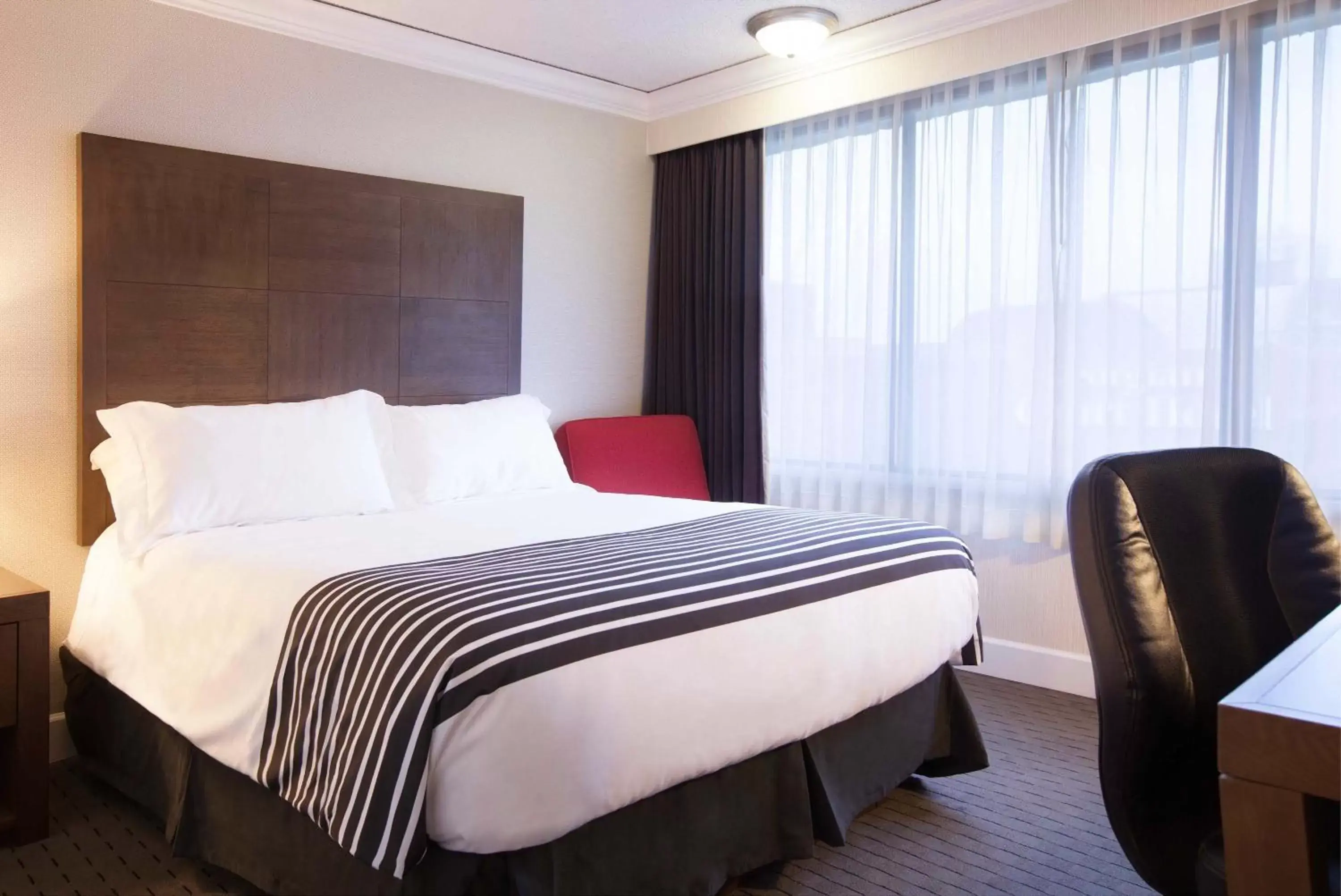 Classic Room, 1 Queen Bed, North Tower in Sandman Hotel Vancouver Downtown Classic Room, 1 Queen Bed, North Tower in Sandman Hotel Vancouver Downtown