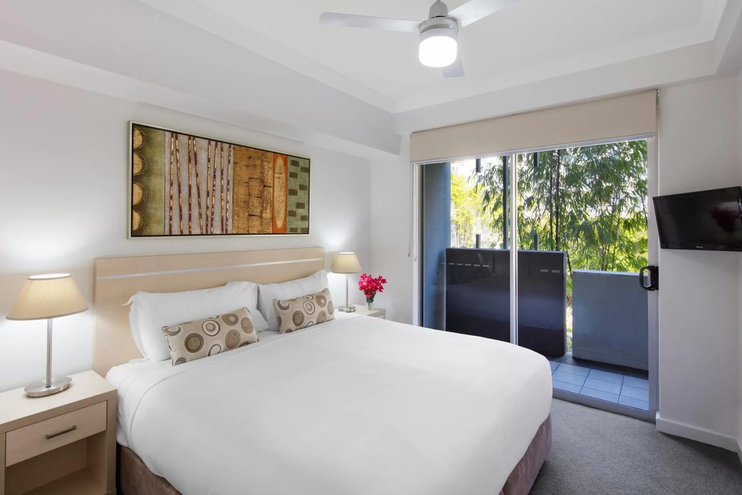 Two-Bedroom Apartment in Oaks Brisbane Mews Suites Two-Bedroom Apartment in Oaks Brisbane Mews Suites