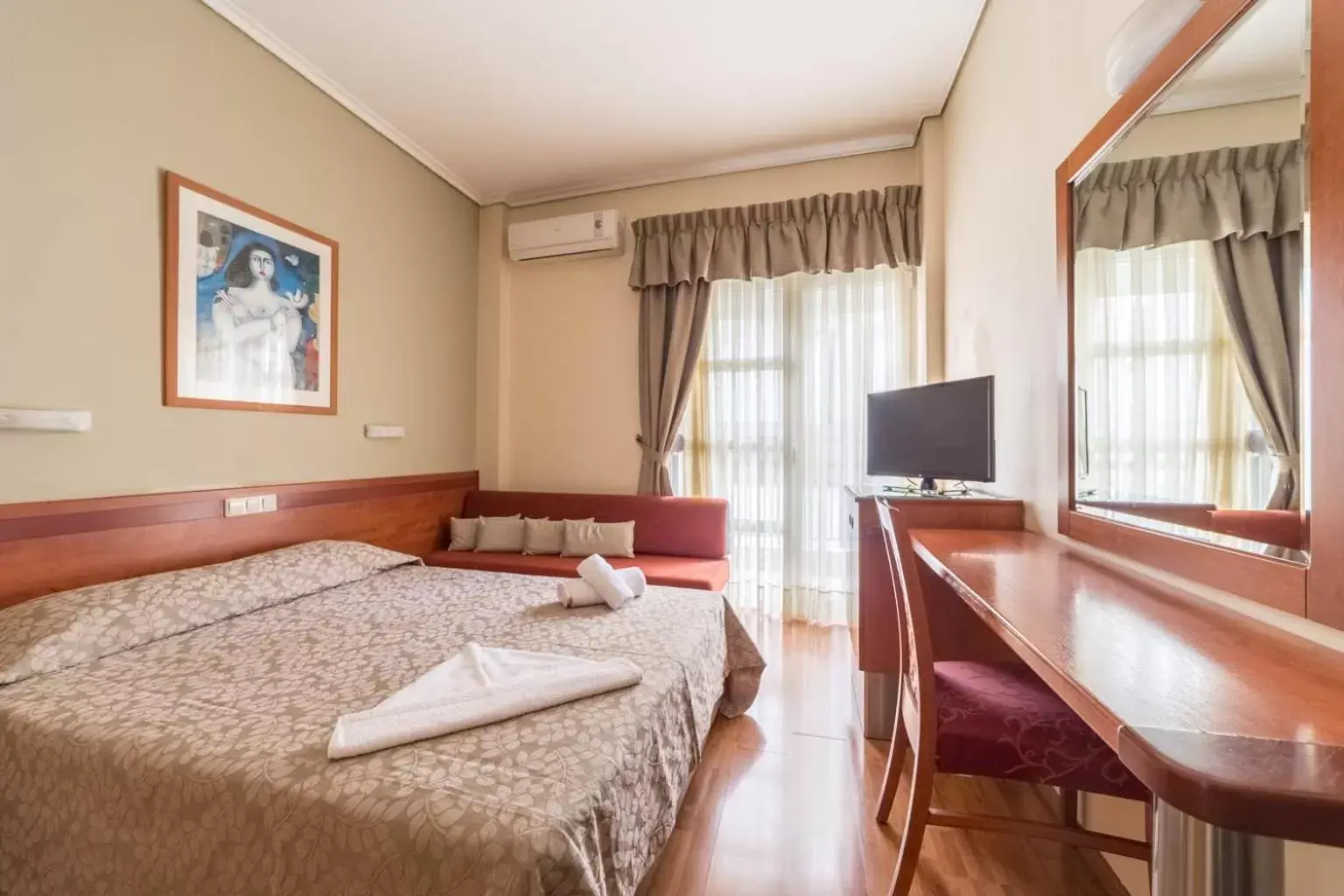 Standard Double or Twin Room with Balcony - single occupancy in Lido Hotel Standard Double or Twin Room with Balcony - single occupancy in Lido Hotel