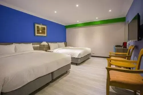 Standard Quadruple Room in Lily Hotel Standard Quadruple Room in Lily Hotel