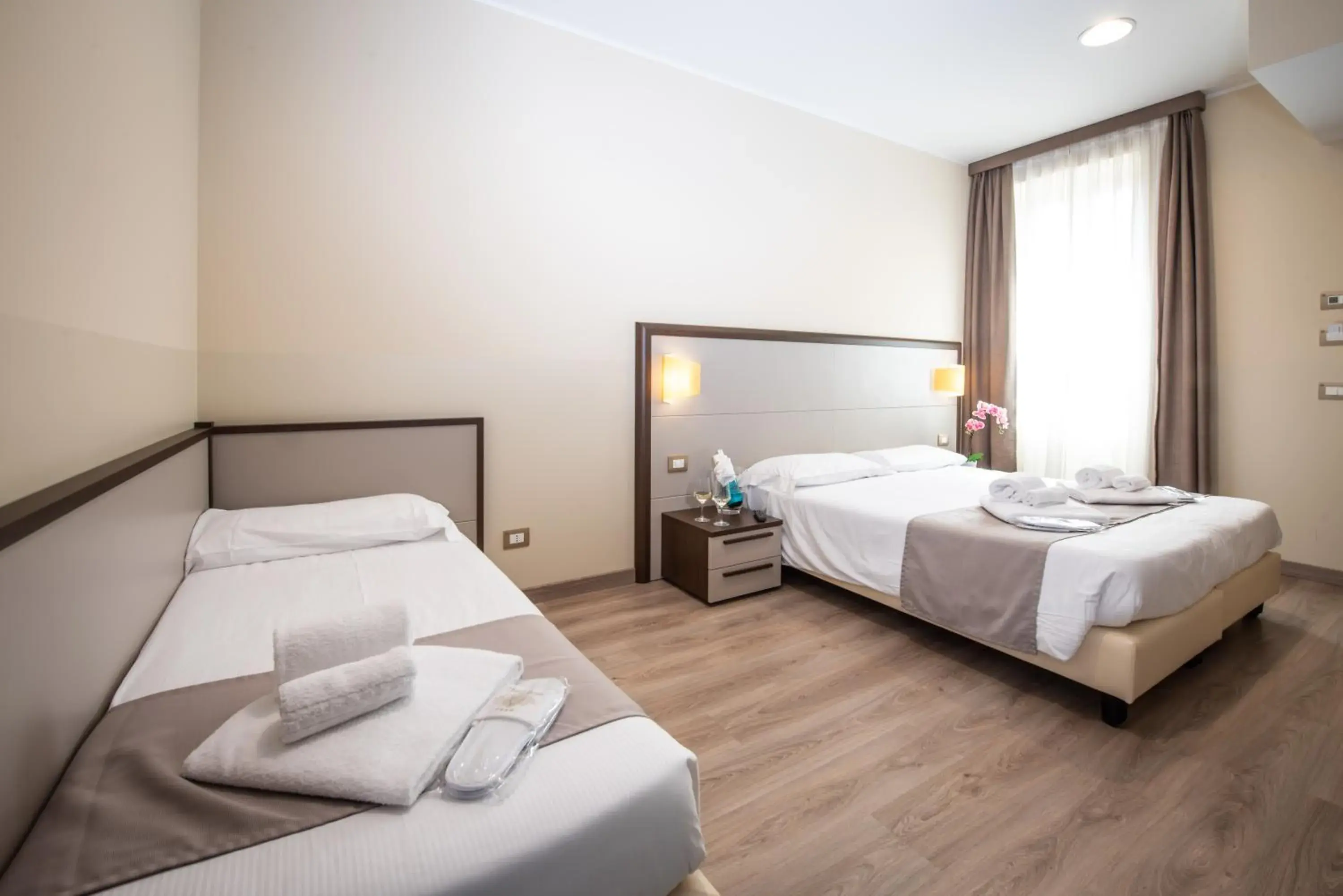 Superior Triple Room with Balcony in Hotel Rosa Superior Triple Room with Balcony in Hotel Rosa