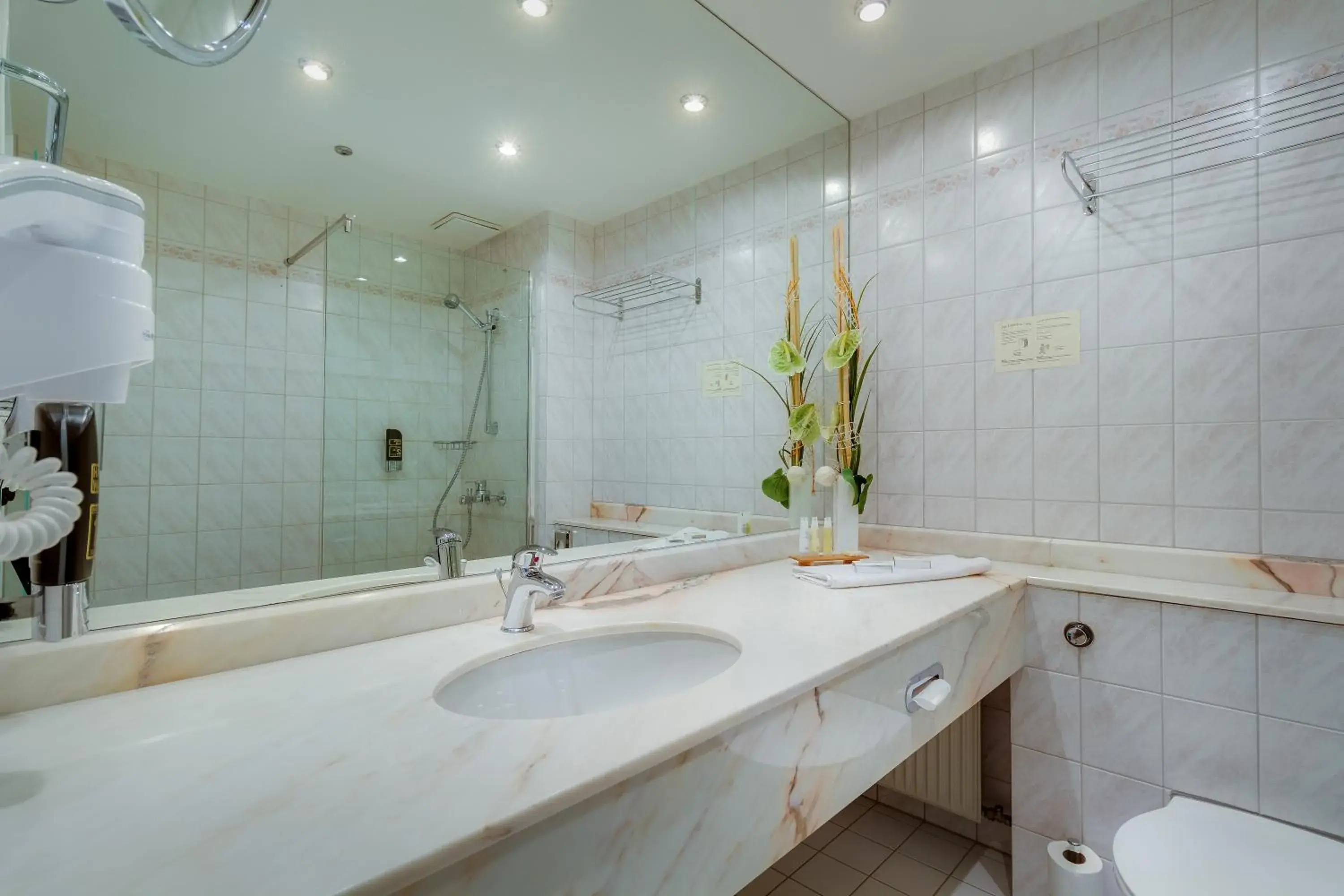 Double Room with Balcony in Panorama Berghotel Wettiner Hohe Double Room with Balcony in Panorama Berghotel Wettiner Hohe