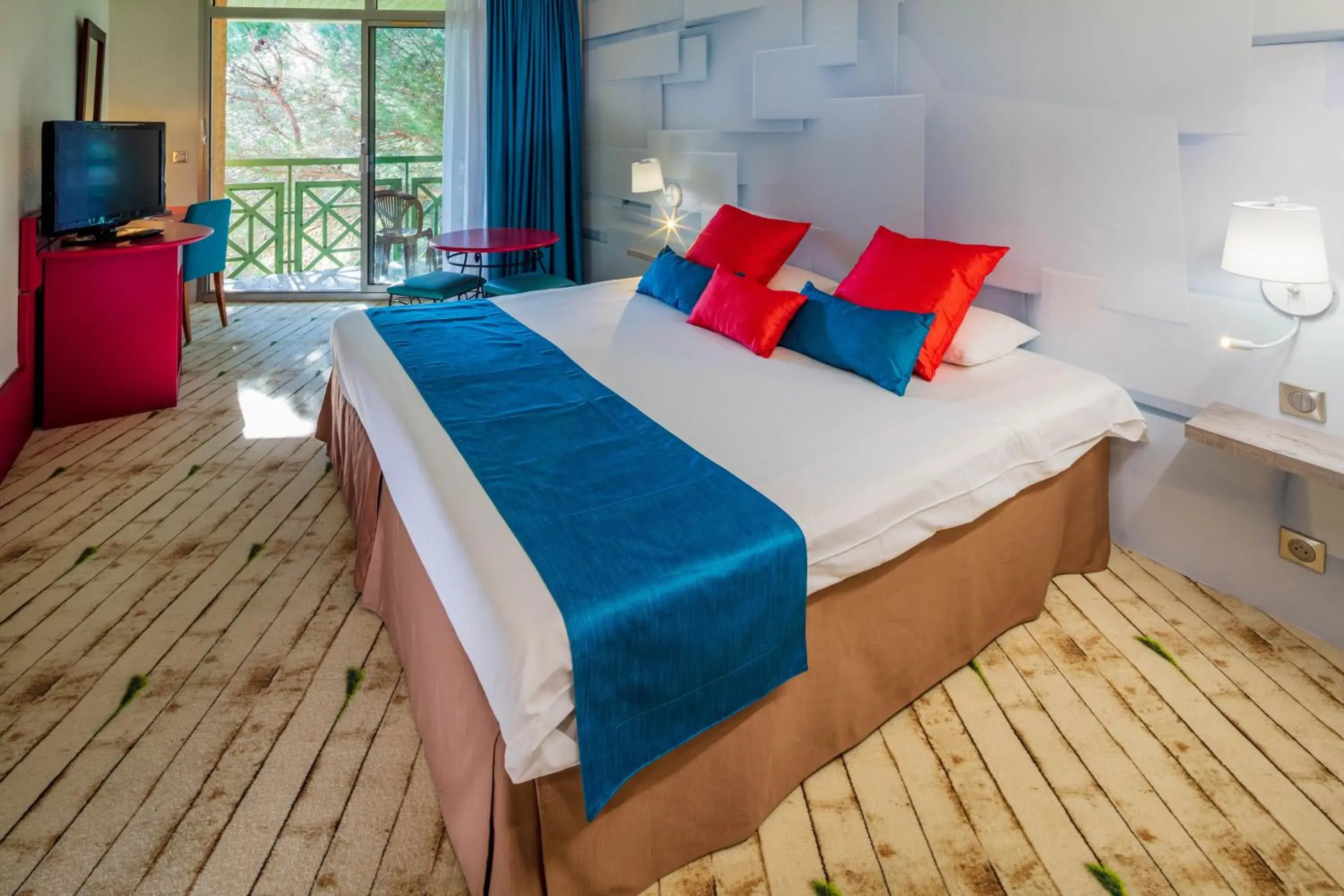 Superior Double Room in Garrigae Domaine de l'Esterel - piscine & SPA Cinq Mondes Superior Double Room in Garrigae Domaine de l'Esterel - piscine & SPA Cinq Mondes