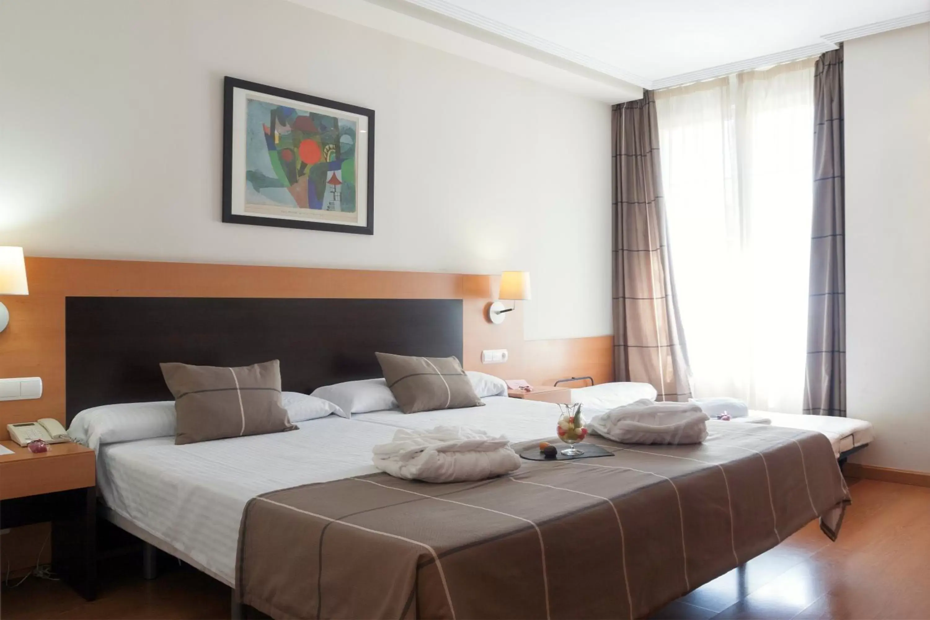 Double or Twin Room with Extra Bed (2 Adults + 1 Child) in FC Infantas de León Double or Twin Room with Extra Bed (2 Adults + 1 Child) in FC Infantas de León