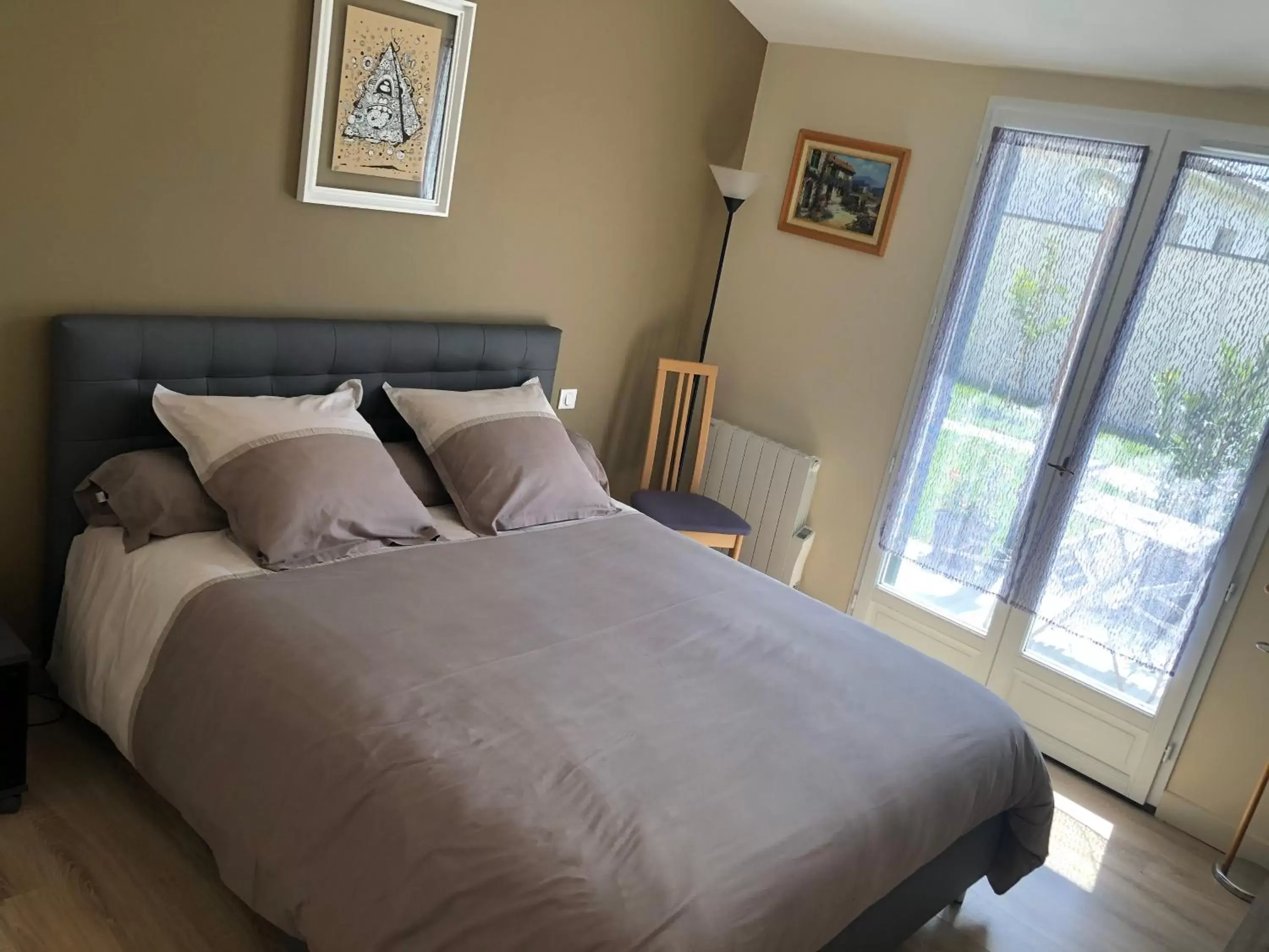 King Room with Pool View in La Pépinière King Room with Pool View in La Pépinière