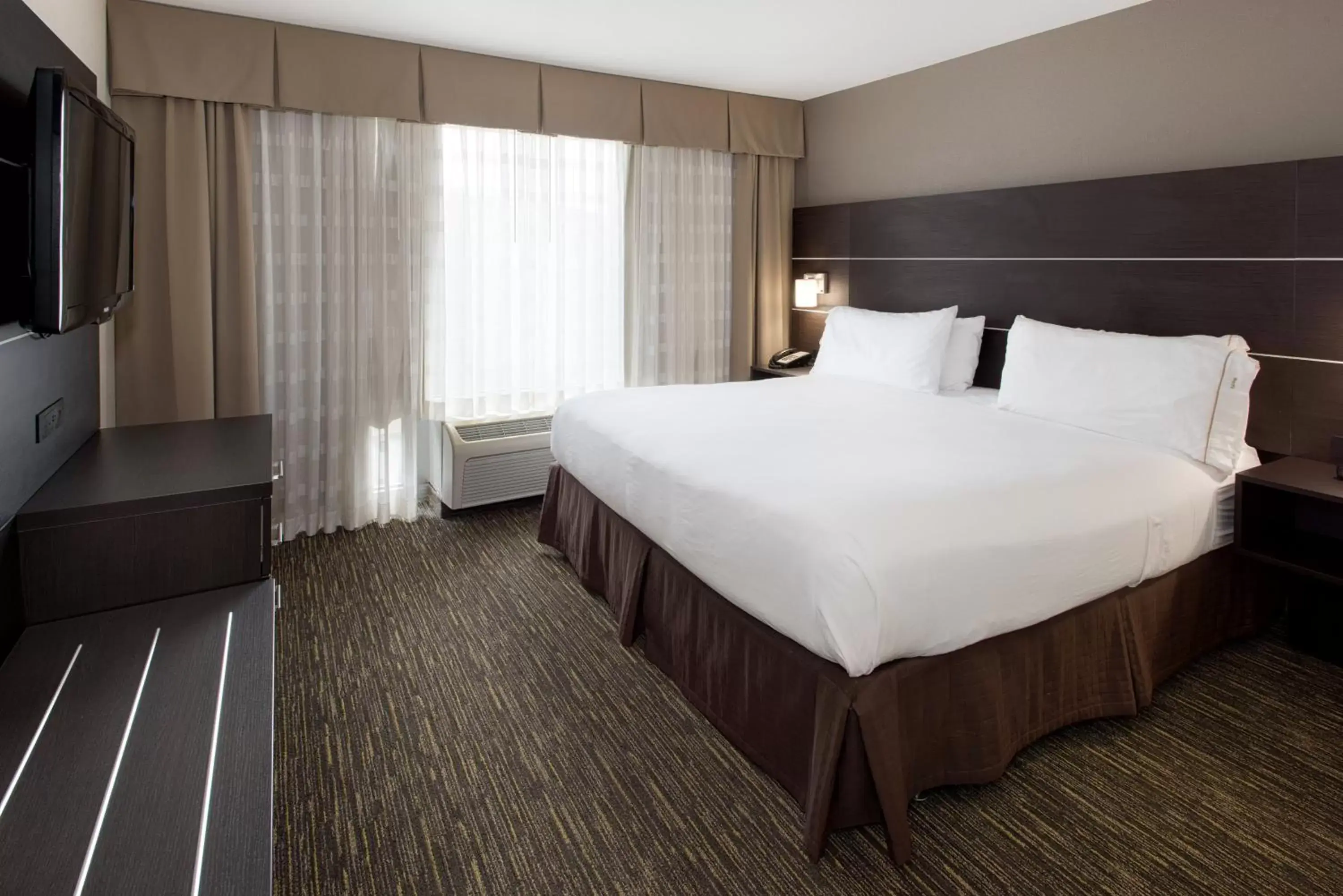 King Room - Hearing Accessible in Holiday Inn Express & Suites East Wichita I-35 Andover, an IHG Hotel King Room - Hearing Accessible in Holiday Inn Express & Suites East Wichita I-35 Andover, an IHG Hotel