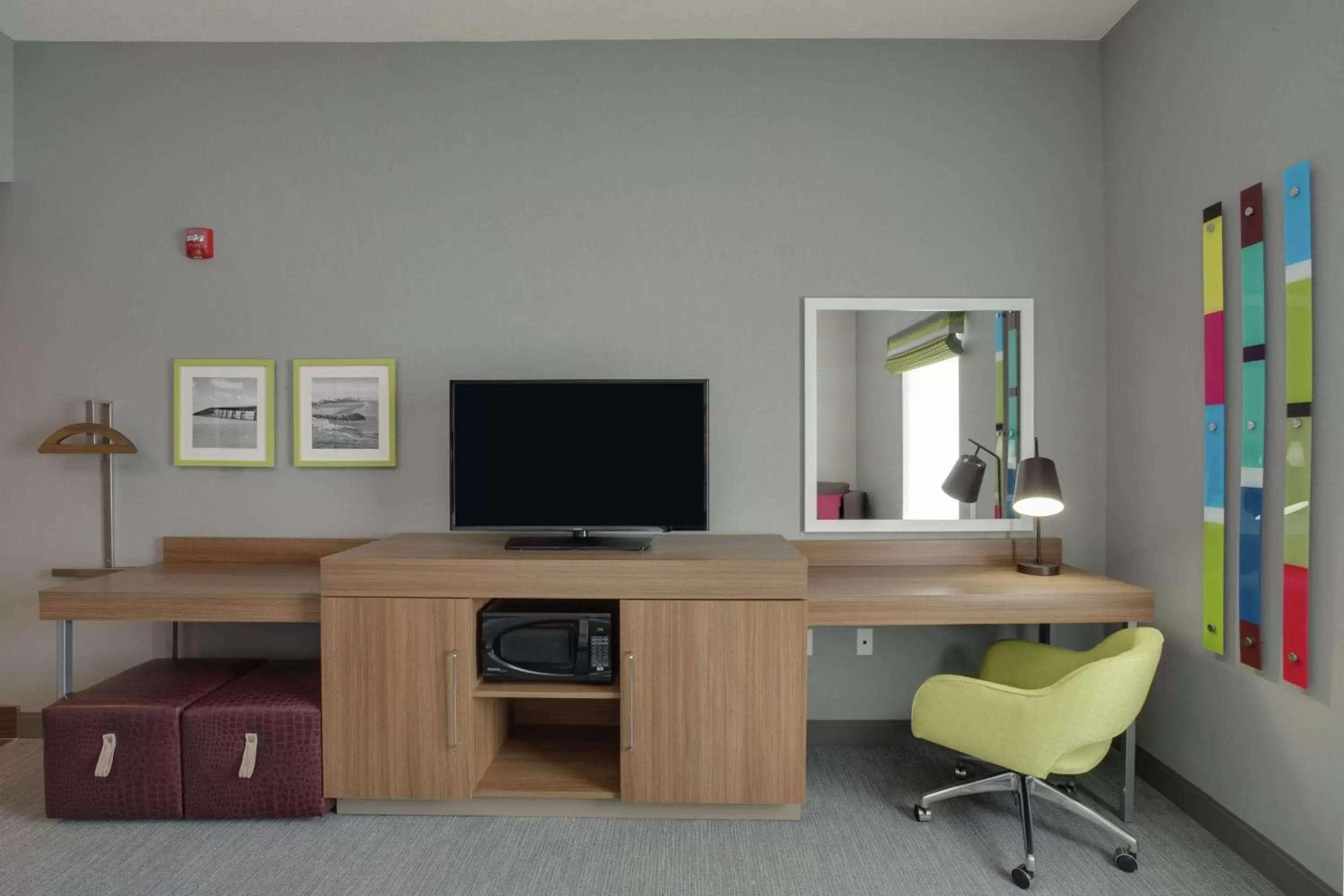 King Room with Sofa Bed - Hearing Accessible/Non-Smoking in Hampton Inn Fort Lauderdale Pompano Beach King Room with Sofa Bed - Hearing Accessible/Non-Smoking in Hampton Inn Fort Lauderdale Pompano Beach