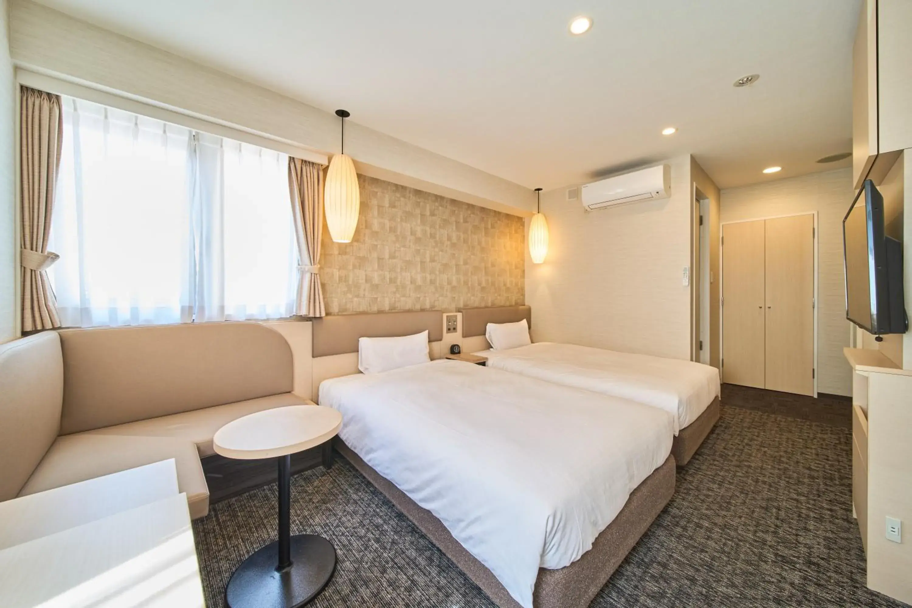 Standard Twin Room - Non-Smoking in Via inn Kyoto Shijomuromachi Standard Twin Room - Non-Smoking in Via inn Kyoto Shijomuromachi