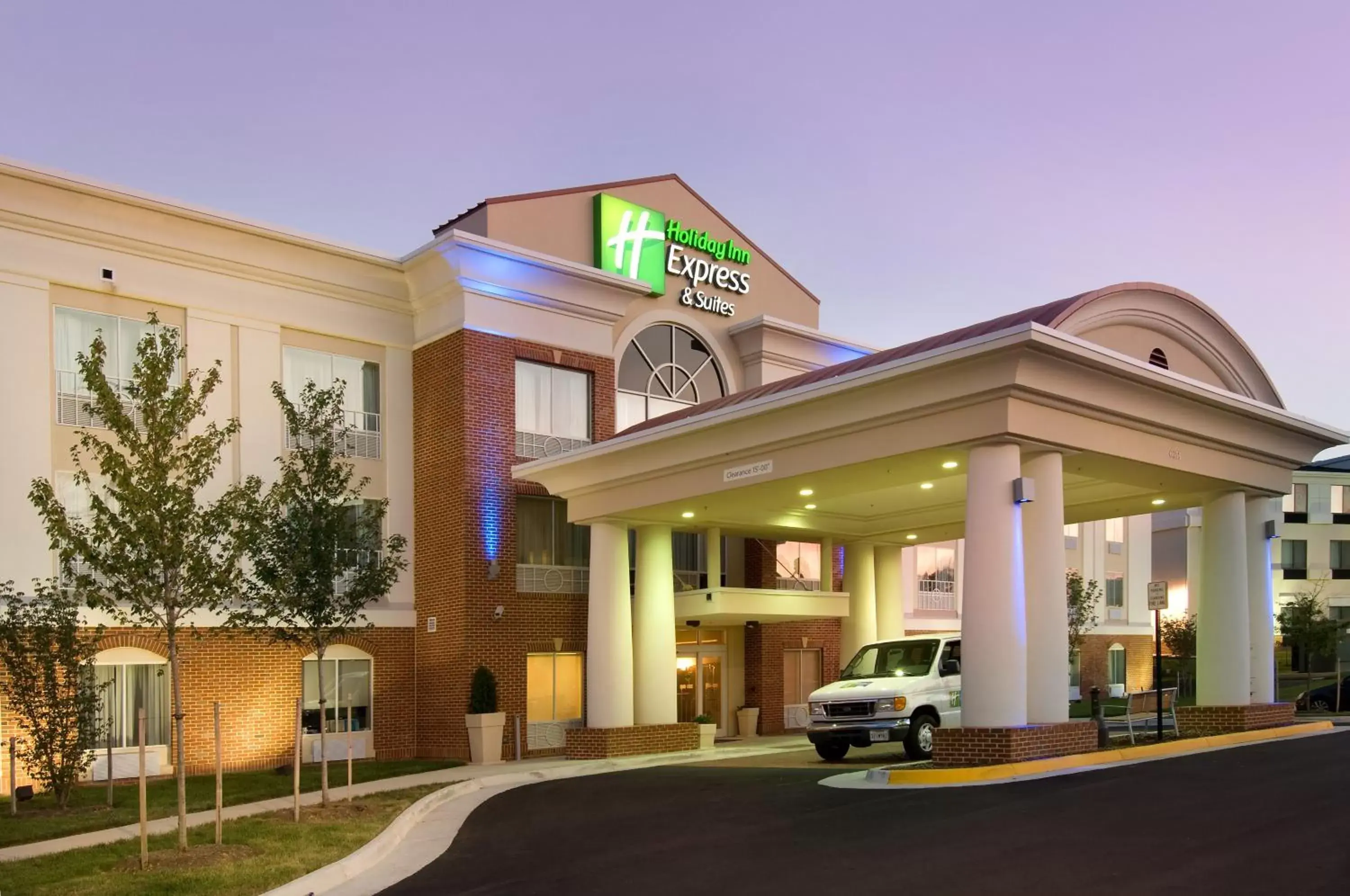 Holiday Inn Express & Suites Alexandria - Fort Belvoir by IHG Holiday Inn Express & Suites Alexandria - Fort Belvoir by IHG
