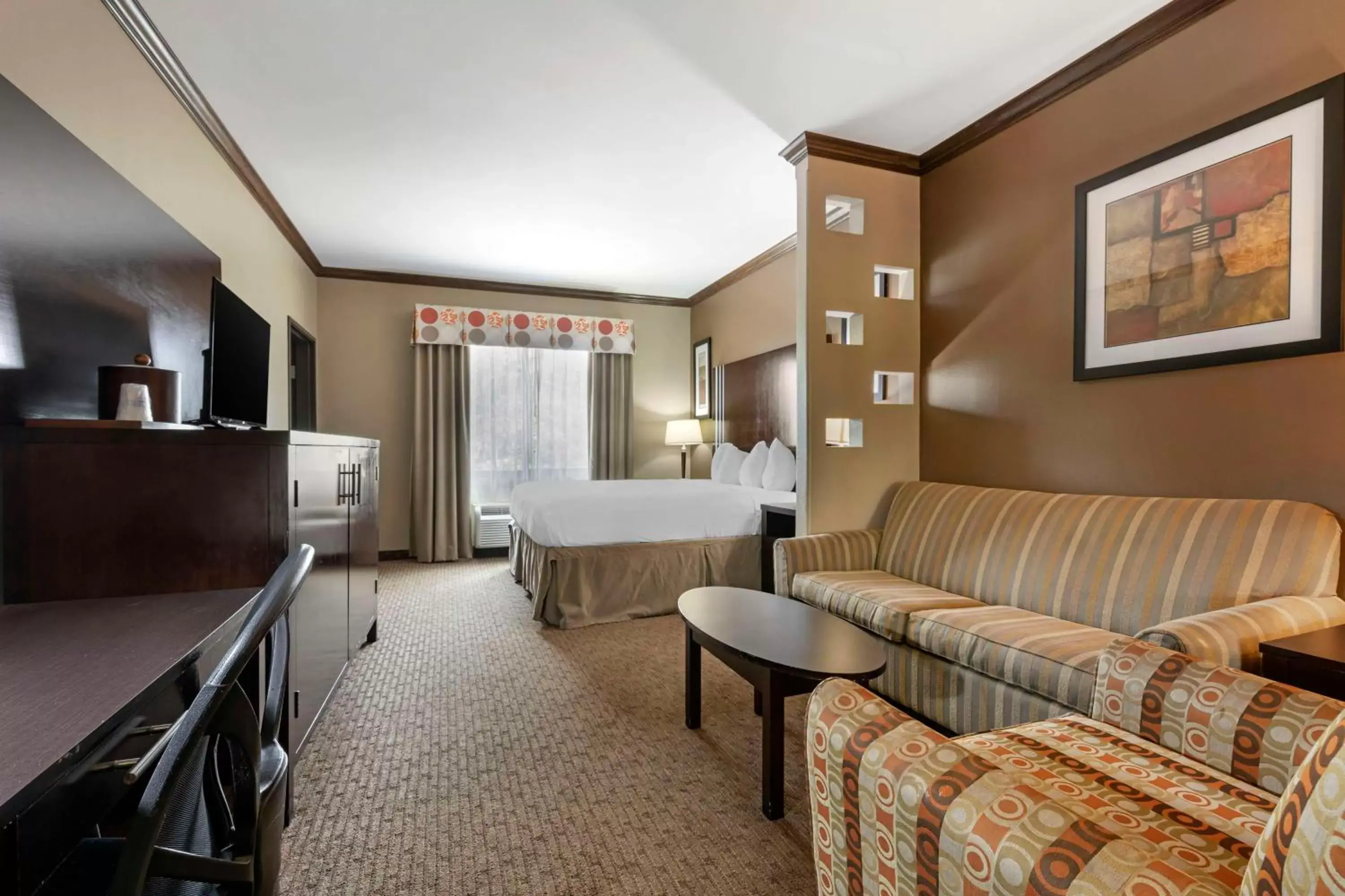 Two-Bedroom King Suite with Two King Beds and Sofa Bed - Non-Smoking in Best Western Plus Texoma Hotel & Suites Two-Bedroom King Suite with Two King Beds and Sofa Bed - Non-Smoking in Best Western Plus Texoma Hotel & Suites