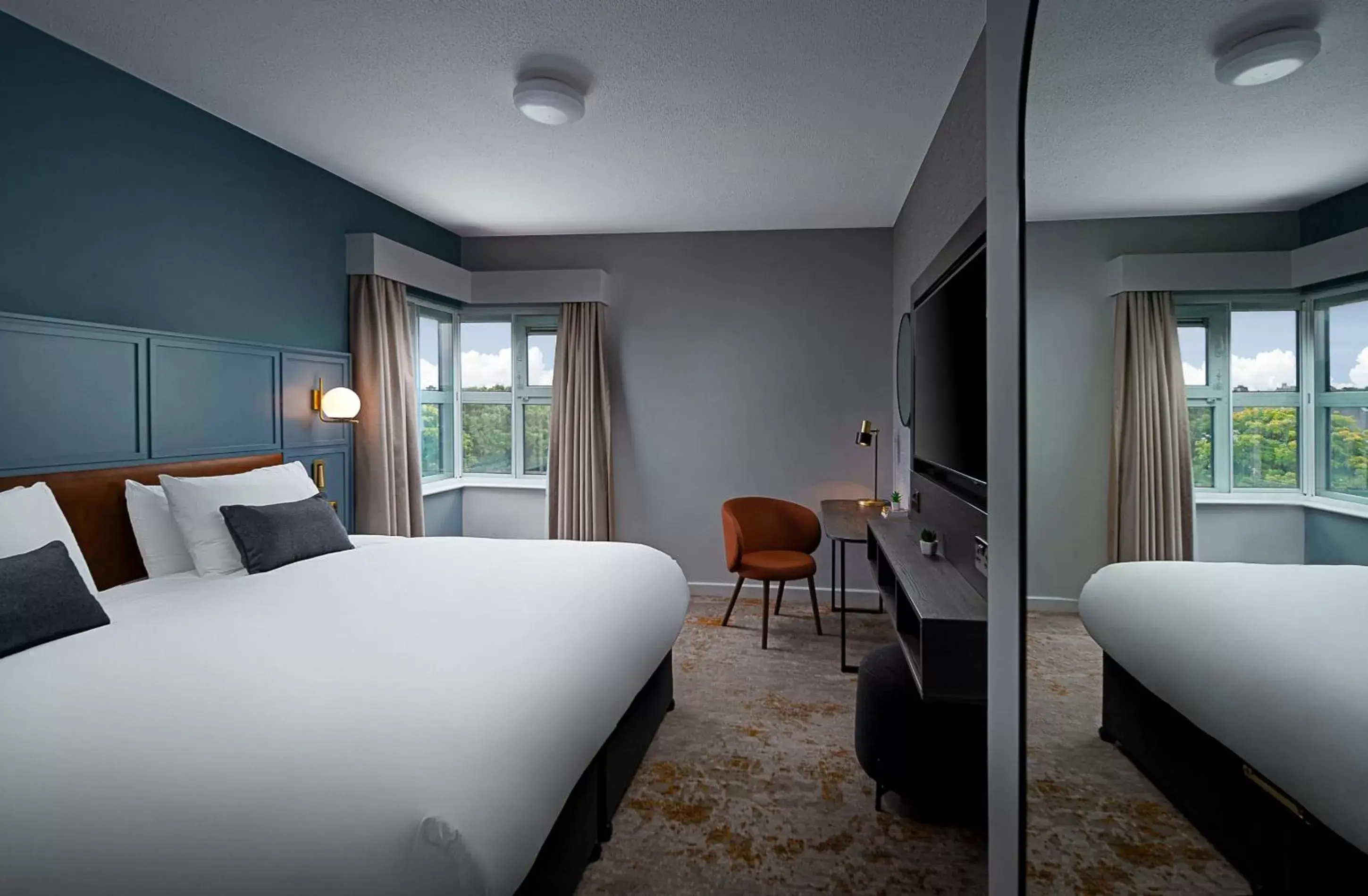 Double Room with River View in Leonardo Hotel Galway Double Room with River View in Leonardo Hotel Galway