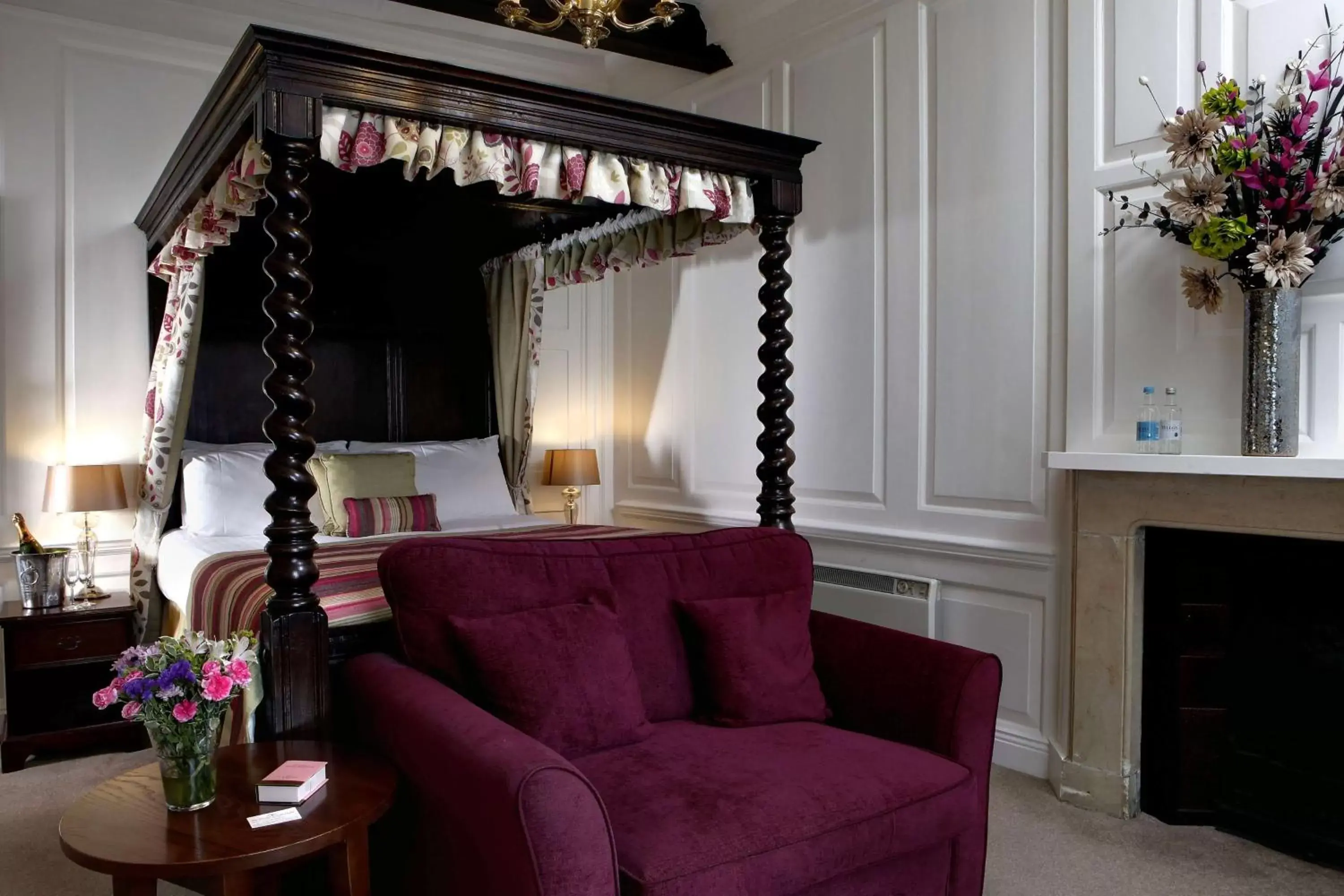 Four Poster Room in Best Western Wessex Royale Hotel Dorchester Four Poster Room in Best Western Wessex Royale Hotel Dorchester