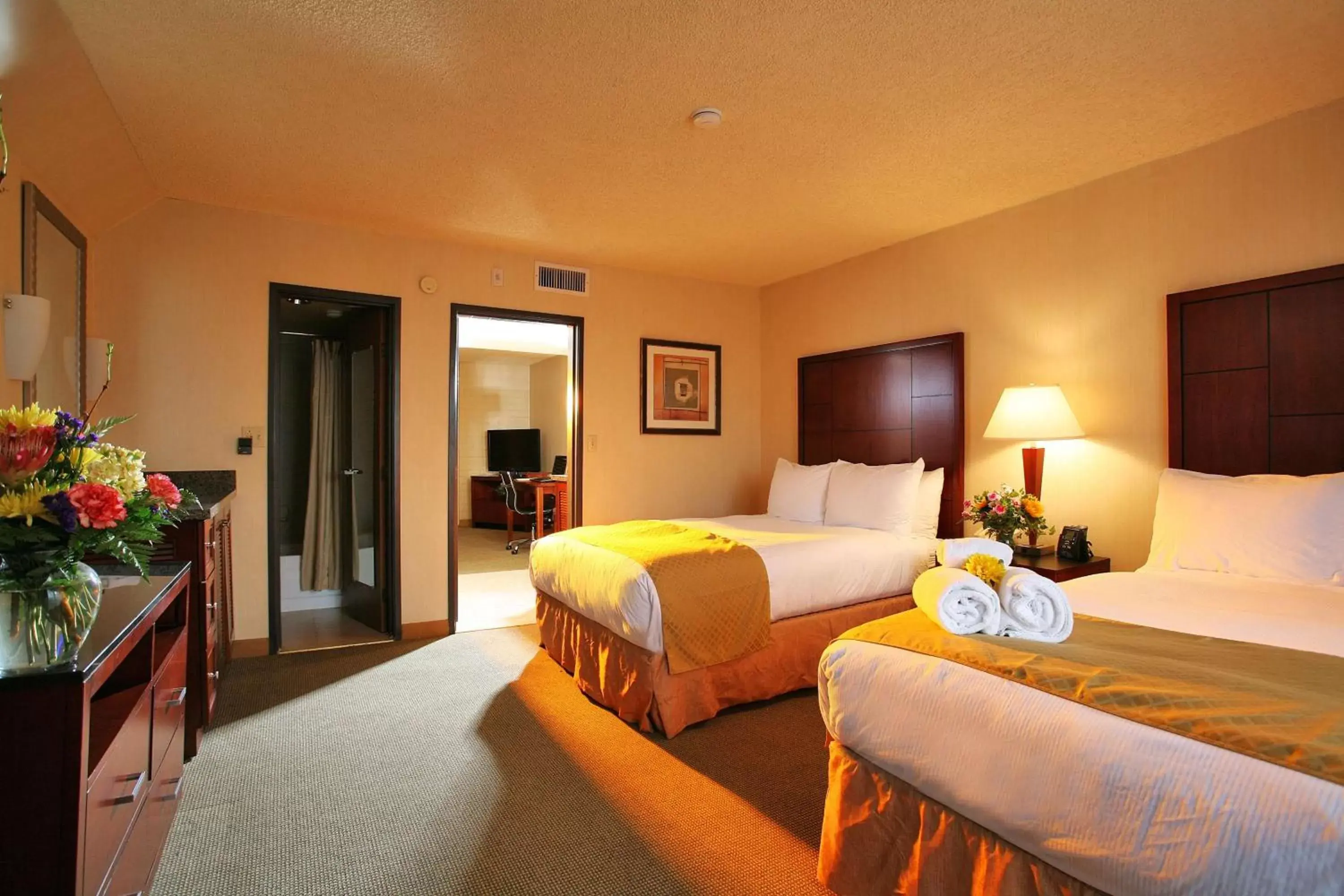 One-Bedroom Suite with Two Double Beds - Non-Smoking in DoubleTree Suites by Hilton Tucson Airport One-Bedroom Suite with Two Double Beds - Non-Smoking in DoubleTree Suites by Hilton Tucson Airport