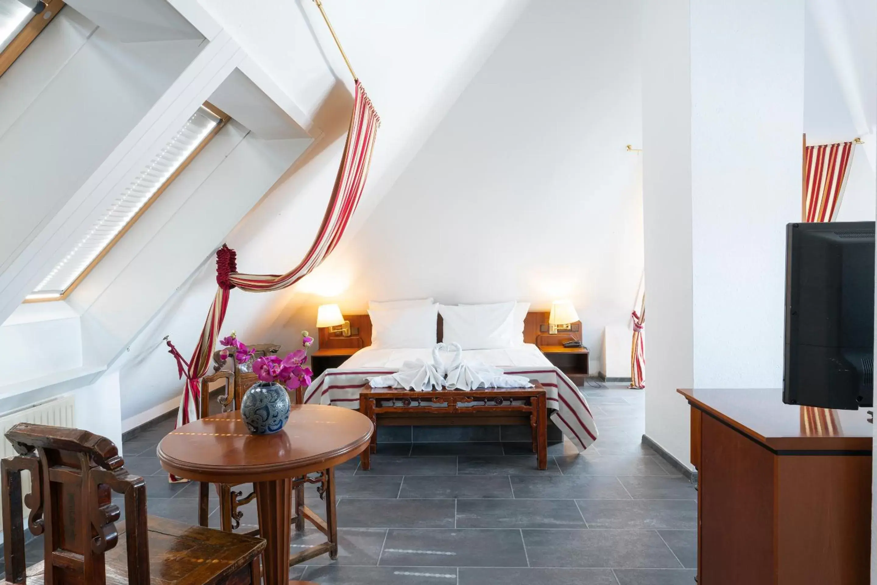 Suite (6 Adults) in Hotel Astoria am Urachplatz Suite (6 Adults) in Hotel Astoria am Urachplatz