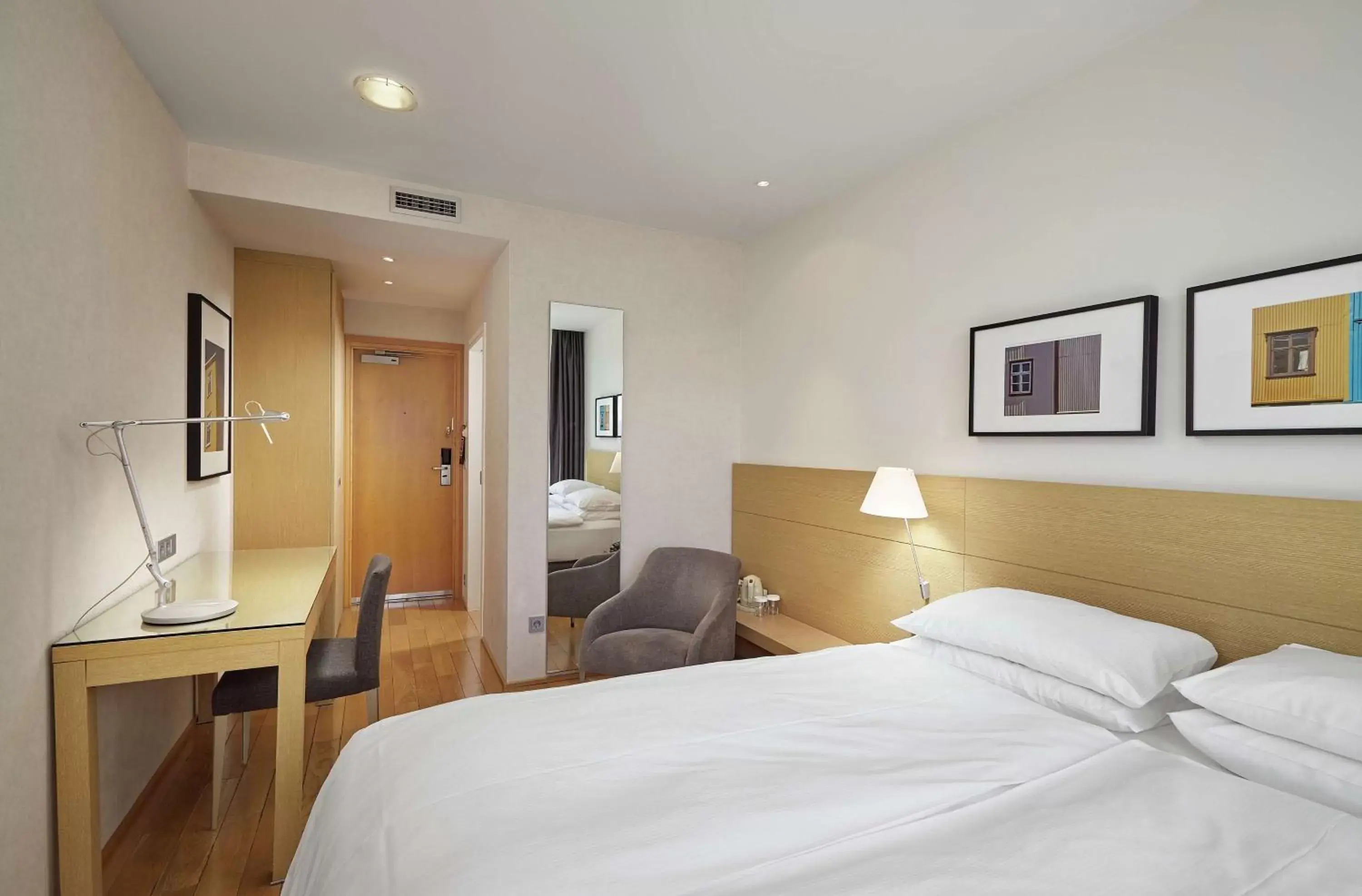 Queen Room in Hilton Reykjavik Nordica Queen Room in Hilton Reykjavik Nordica