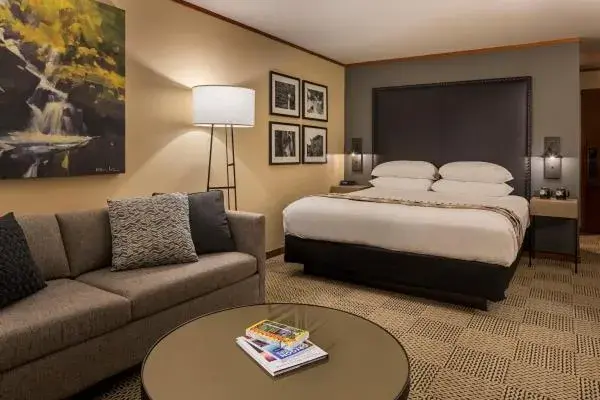 River View Fireside Room in Skamania Lodge River View Fireside Room in Skamania Lodge