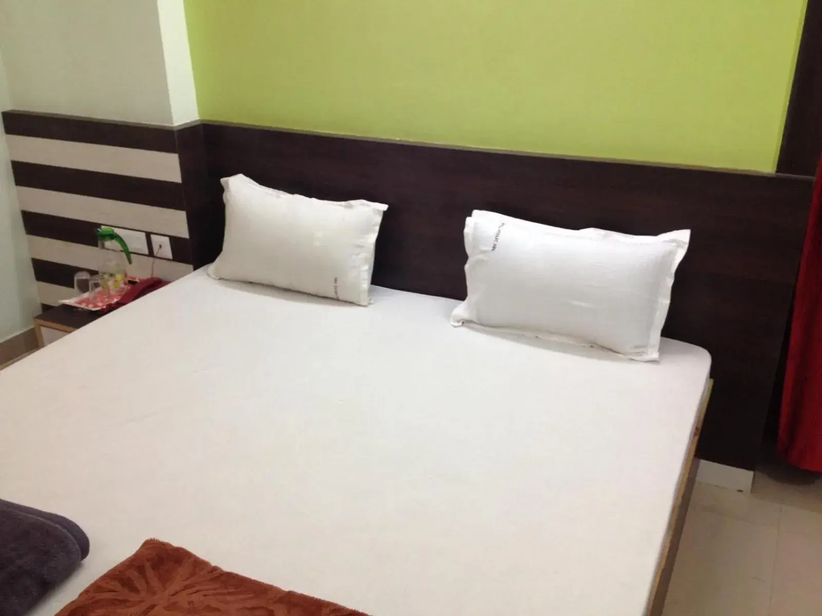 Deluxe Double Room with Shower in Hotel Viraat Inn Deluxe Double Room with Shower in Hotel Viraat Inn