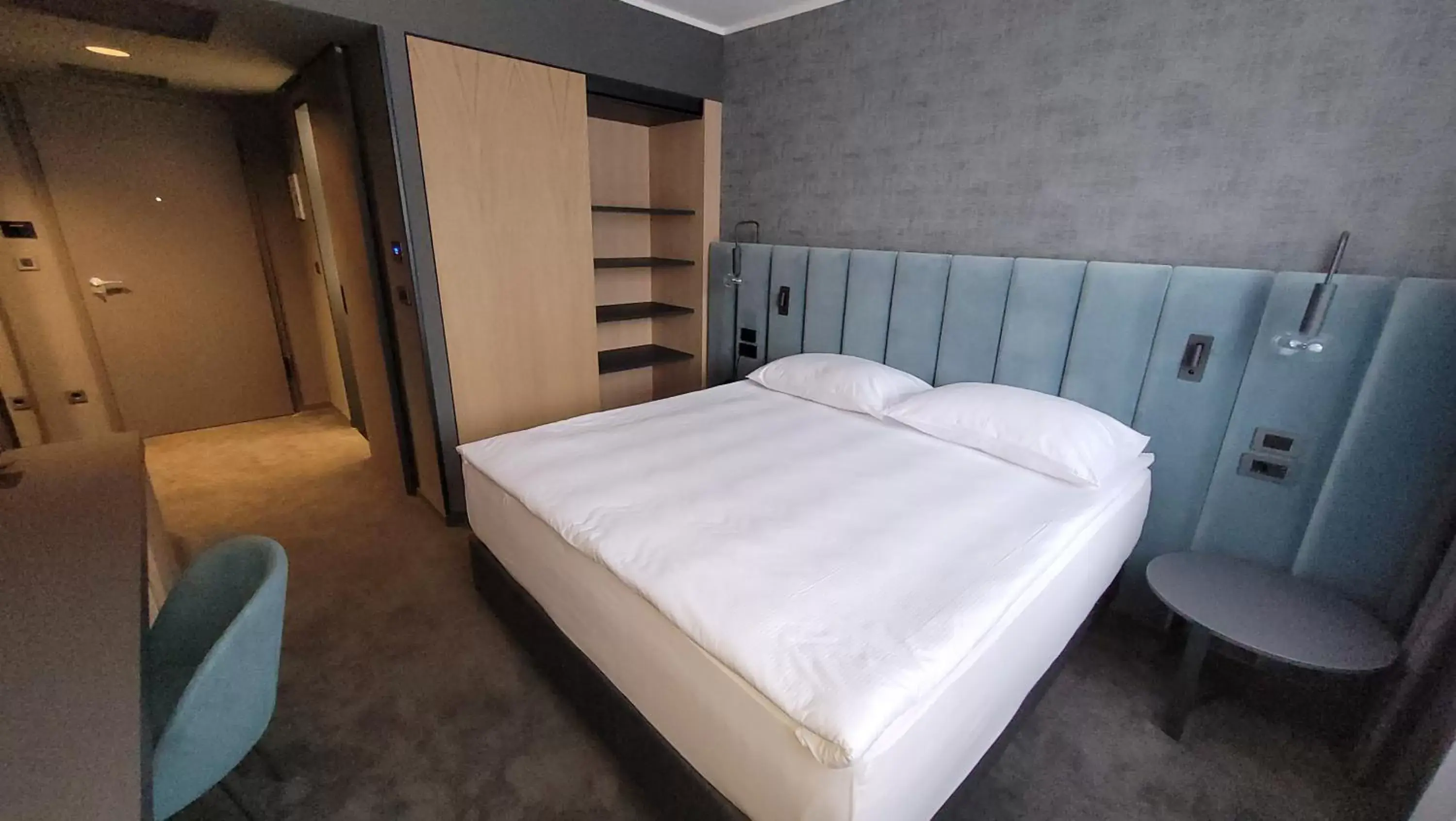 Single Room in Elegans Hotel Brdo Single Room in Elegans Hotel Brdo