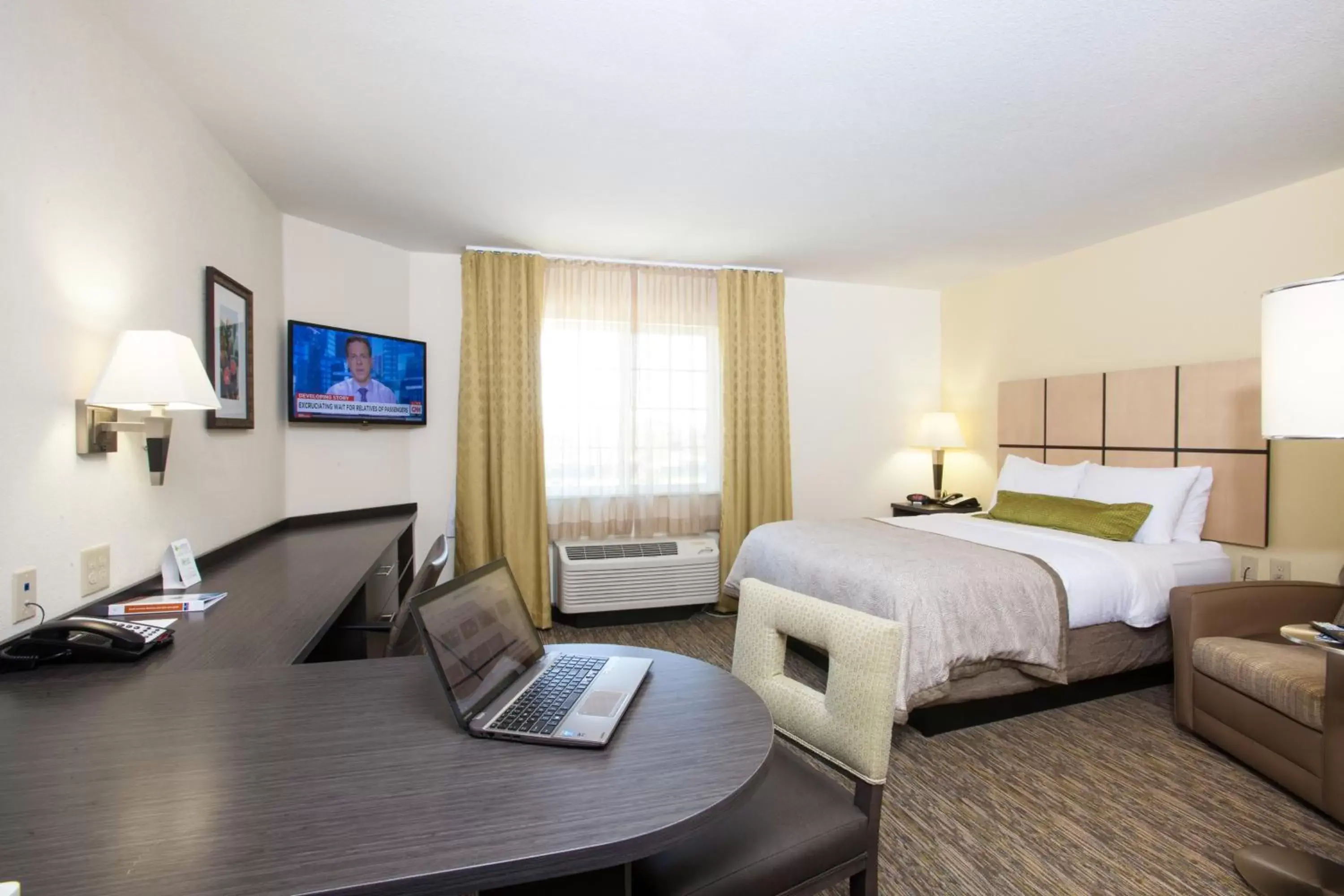 King Studio Suite with Mobility Accessible Roll-In Shower/Non-Smoking in Candlewood Suites New Braunfels by IHG King Studio Suite with Mobility Accessible Roll-In Shower/Non-Smoking in Candlewood Suites New Braunfels by IHG