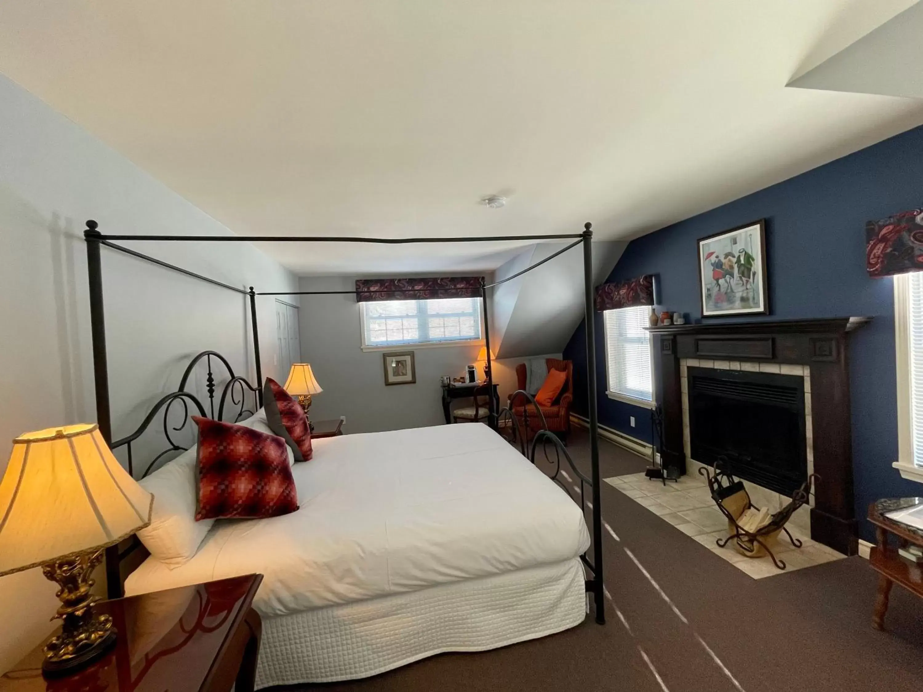 King Room with Balcony in Auberge Le Tricorne King Room with Balcony in Auberge Le Tricorne