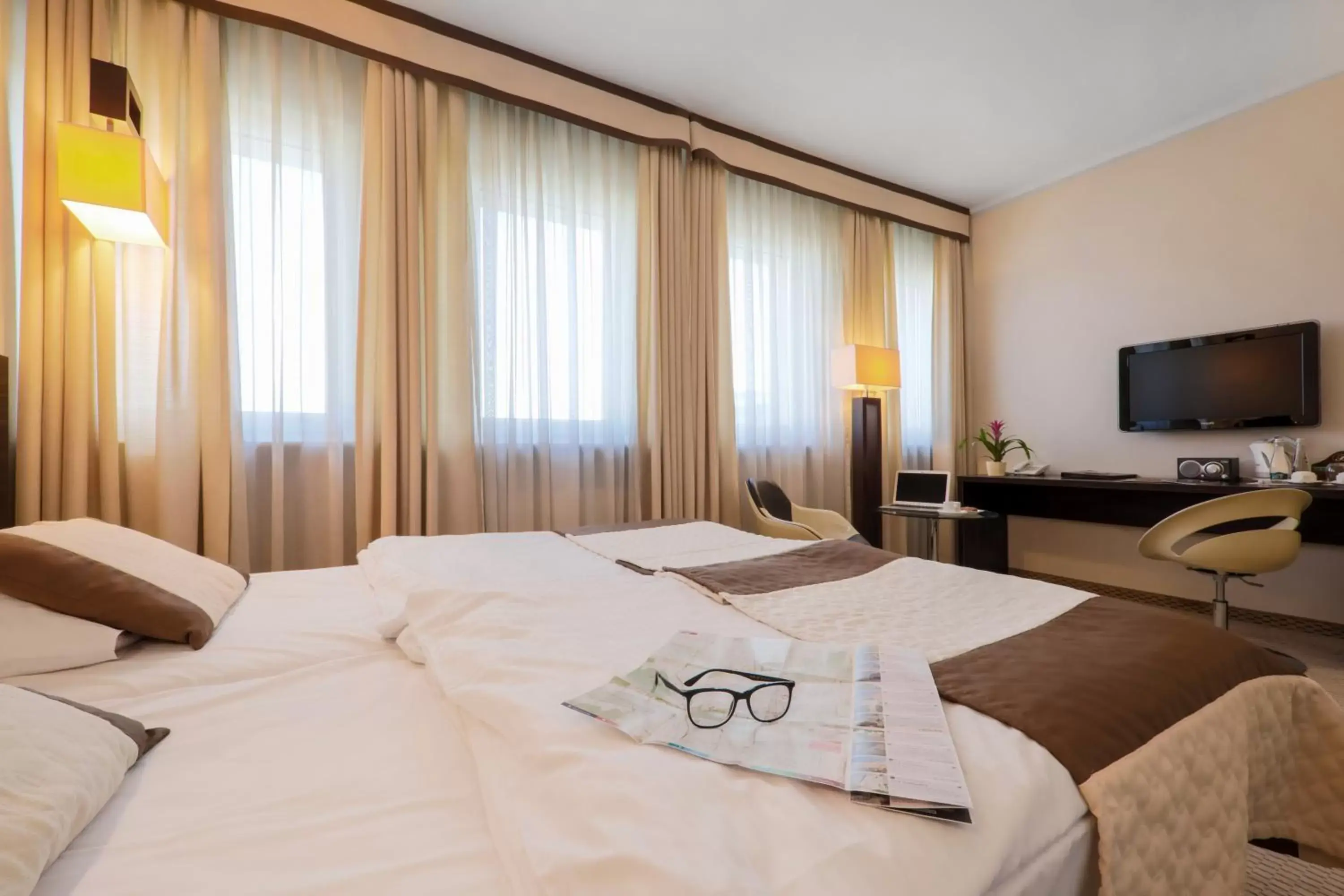 Large Single Room - single occupancy in Hotel Borowiecki Large Single Room - single occupancy in Hotel Borowiecki