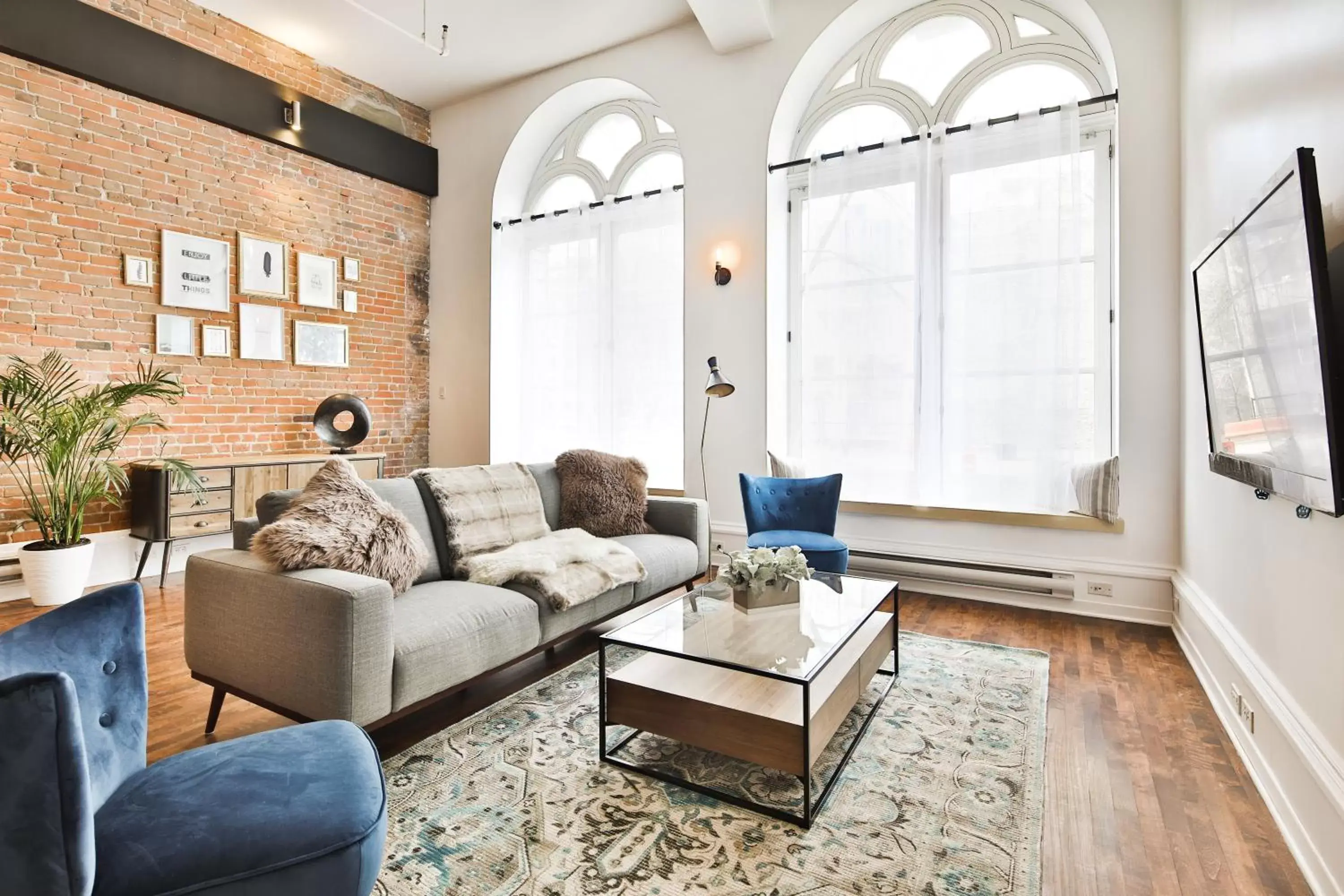 Apartment with Garden View in The Francois Xavier-Old Montreal Apartment with Garden View in The Francois Xavier-Old Montreal