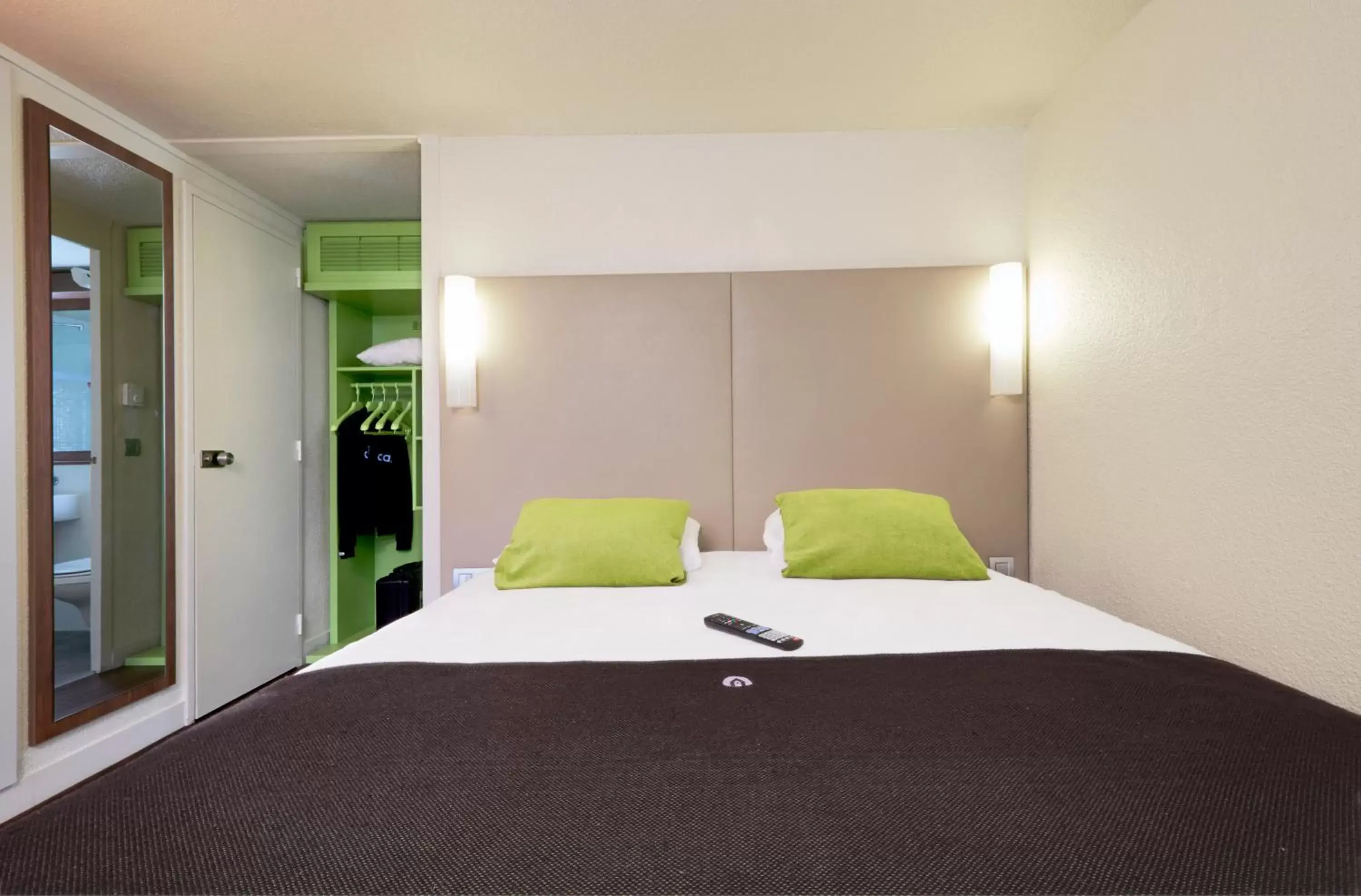 Superior Double Room in Campanile Chalon sur Saône Superior Double Room in Campanile Chalon sur Saône