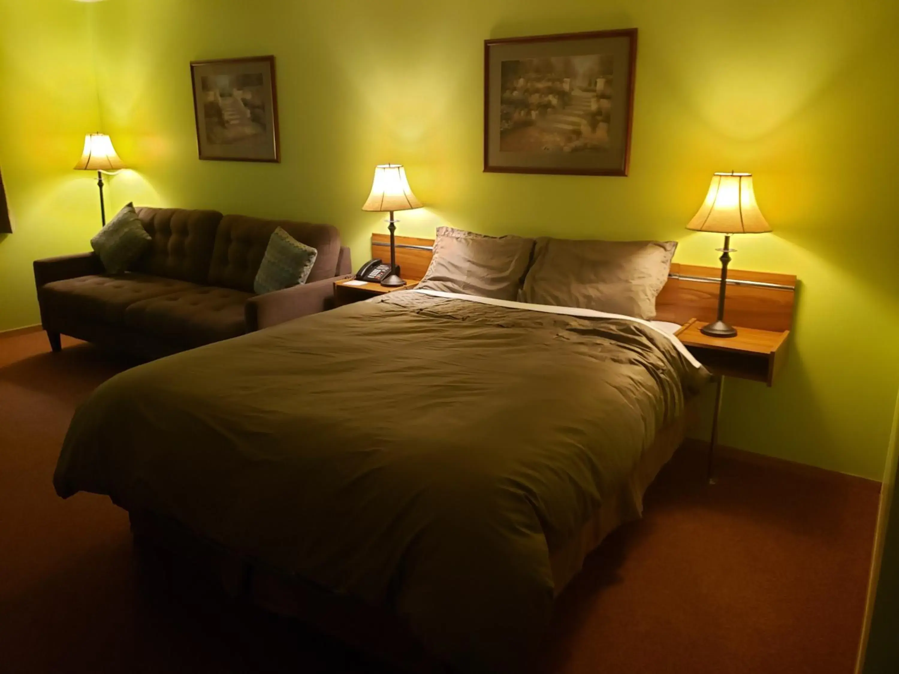 Budget Single Room - single occupancy in Tower Inn Budget Single Room - single occupancy in Tower Inn