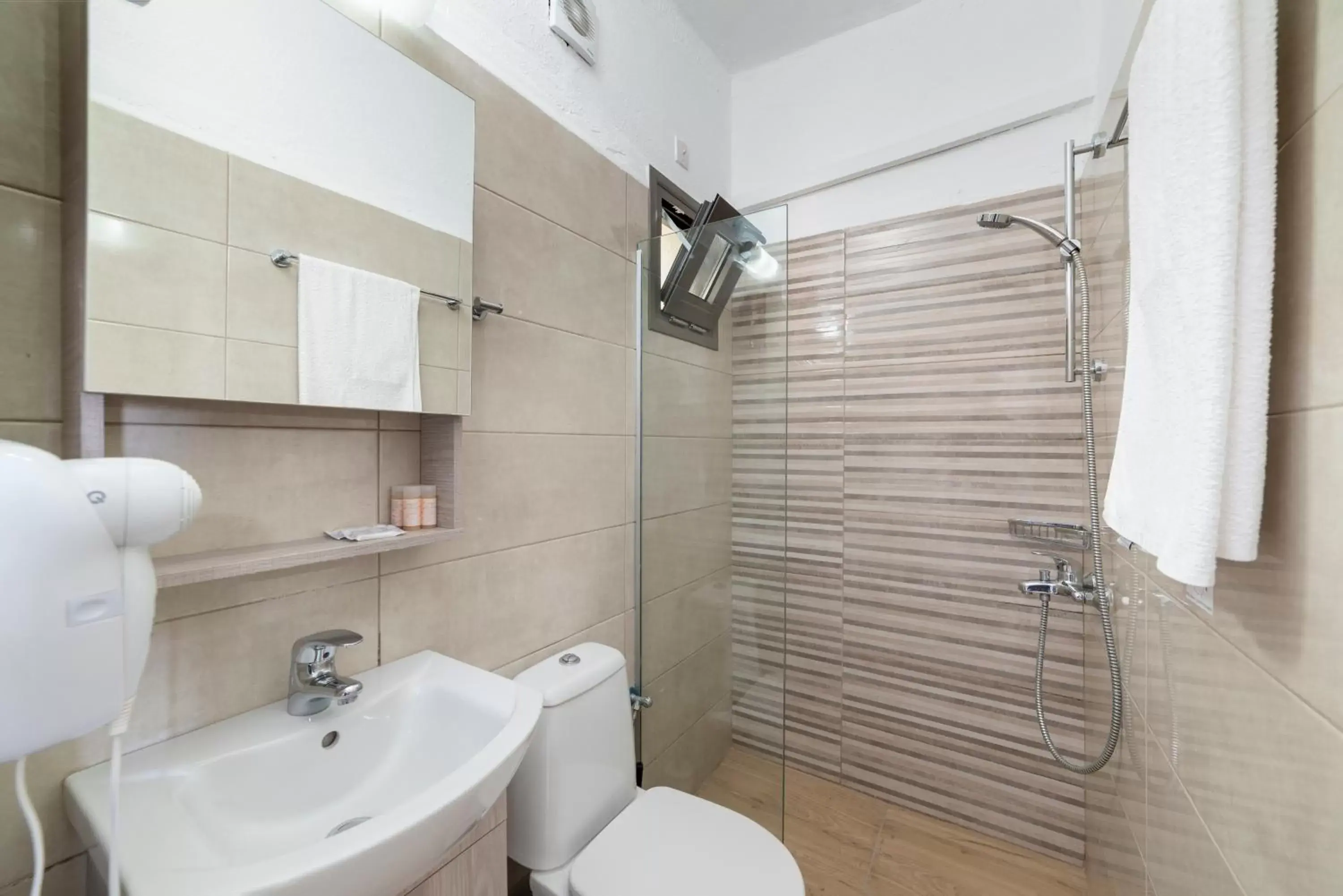 Junior Suite with Balcony in Faros Rooms Junior Suite with Balcony in Faros Rooms