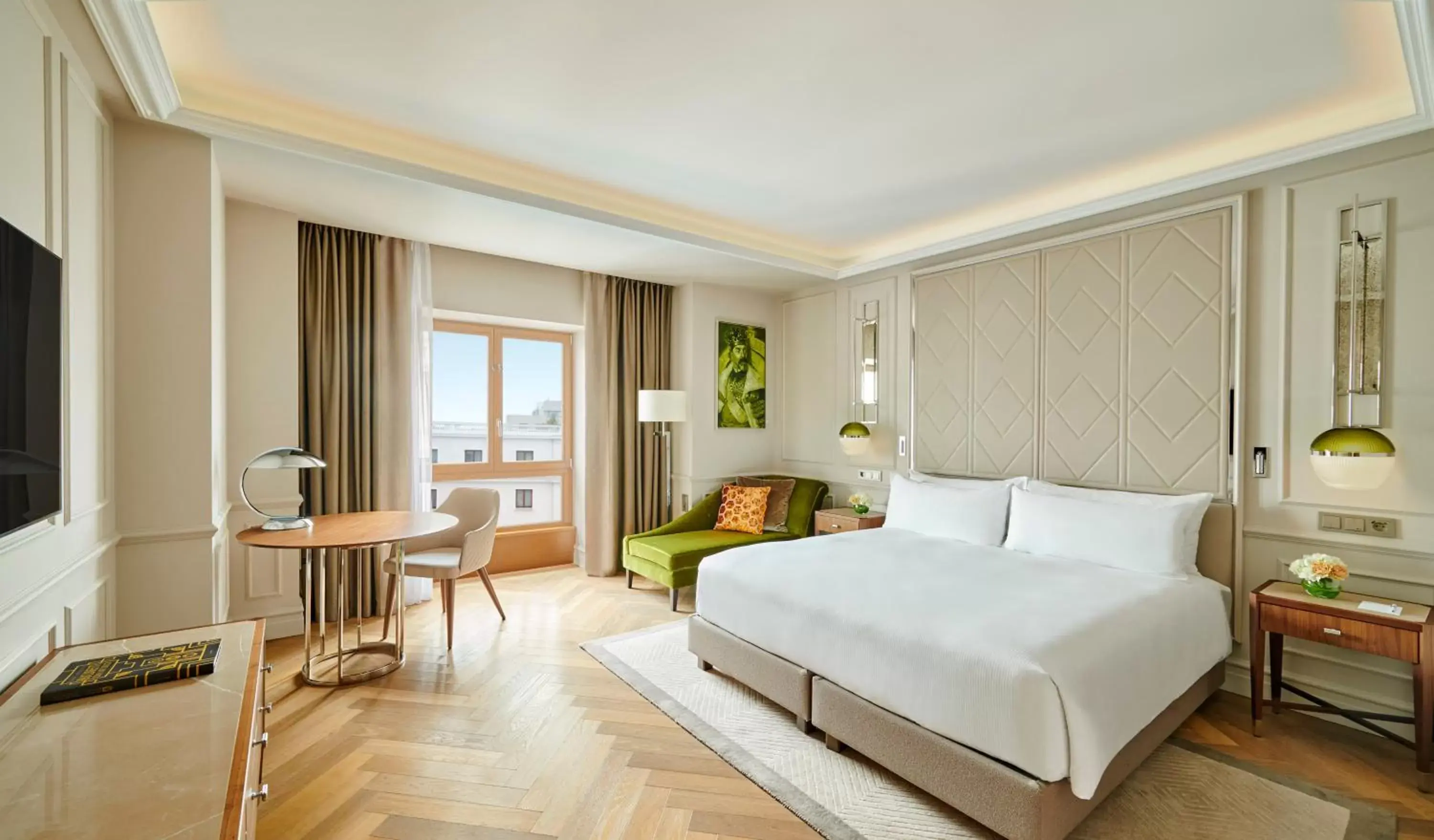 Premium Corner King Room in InterContinental Athenee Palace Bucharest by IHG Premium Corner King Room in InterContinental Athenee Palace Bucharest by IHG