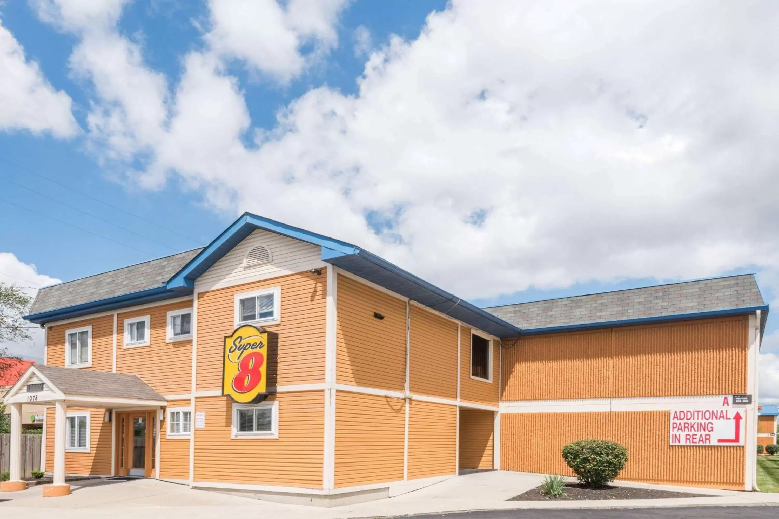 Super 8 by Wyndham Columbus Super 8 by Wyndham Columbus