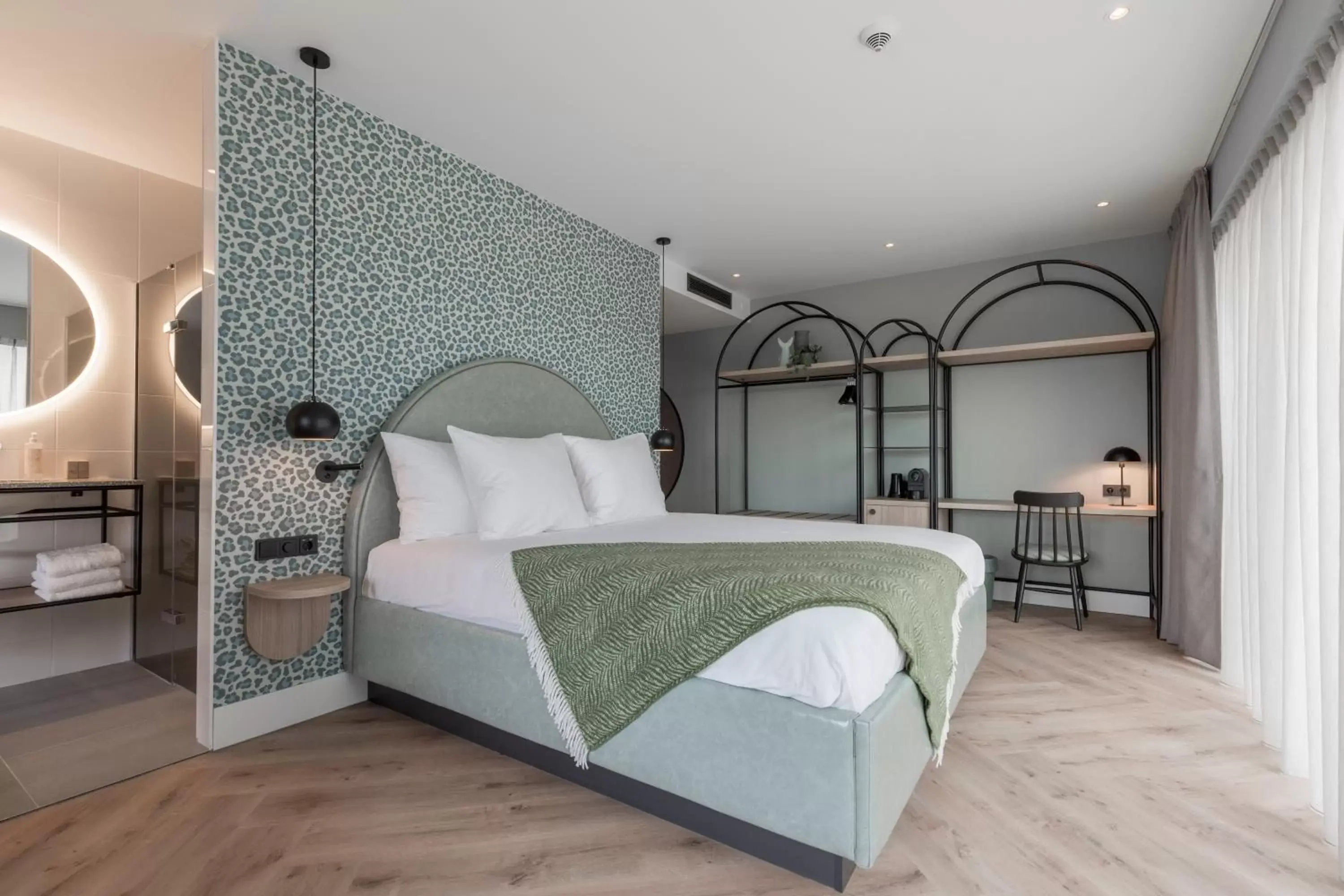 Superior Plus Room with Bath in Van der Valk Hotel Venlo Superior Plus Room with Bath in Van der Valk Hotel Venlo