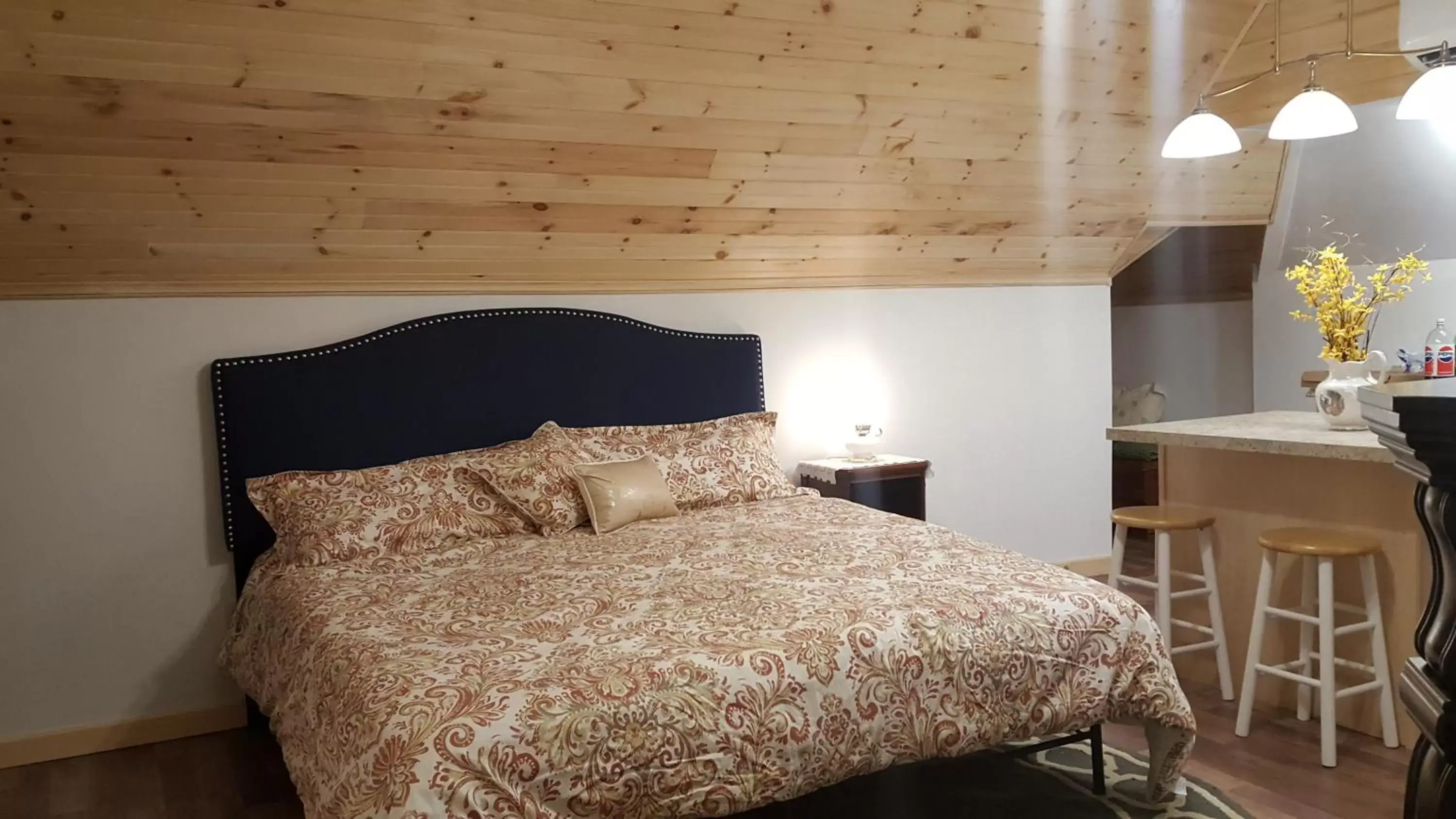 Superior King Suite in The White Birch Inn Superior King Suite in The White Birch Inn