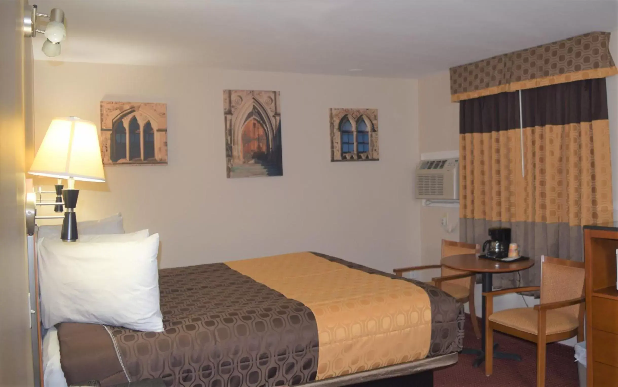 Knights Inn Arnprior Knights Inn Arnprior