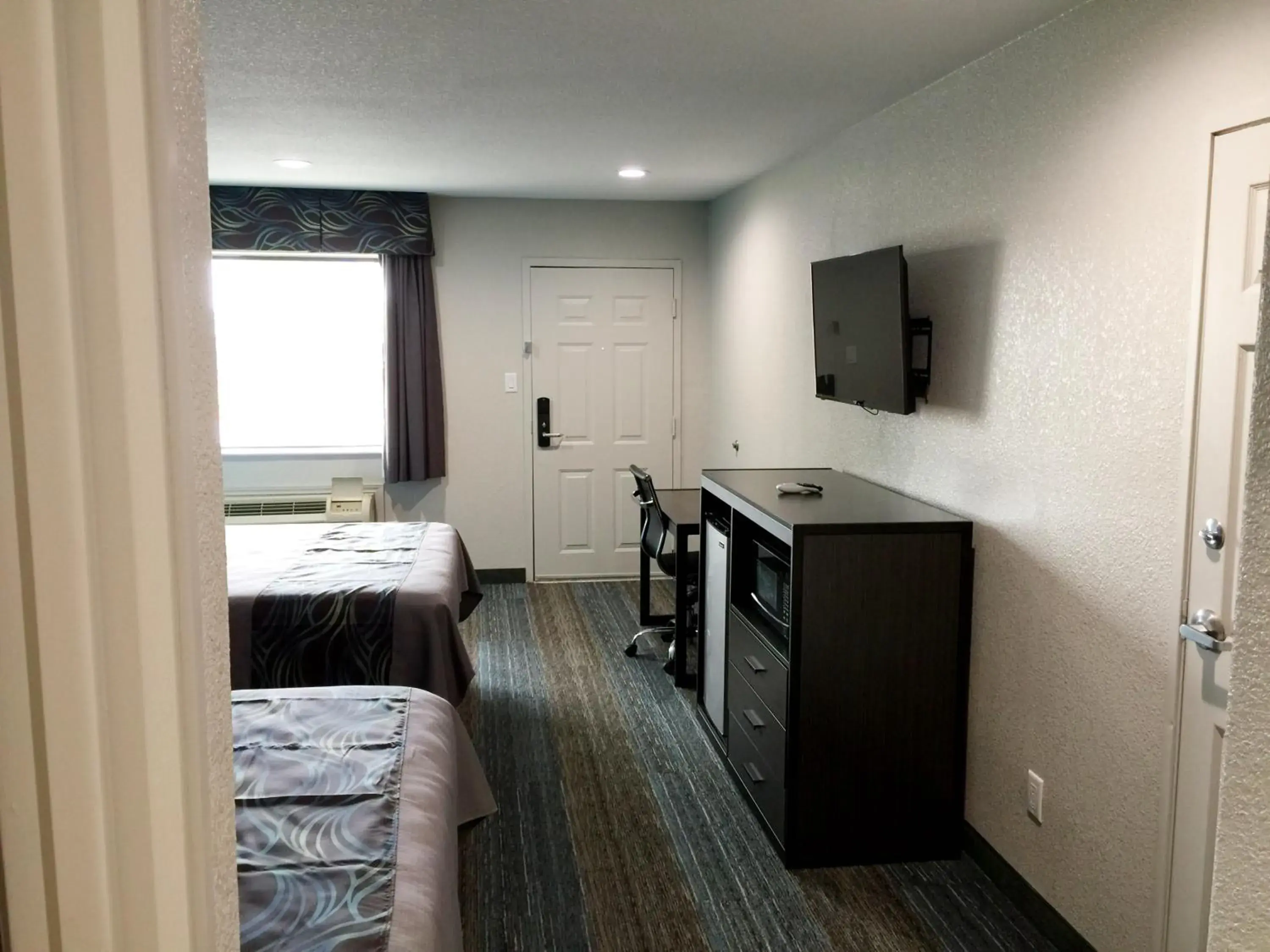 Quadruple Room in Americas Best Value Inn & Suites Mont Belvieu Houston Quadruple Room in Americas Best Value Inn & Suites Mont Belvieu Houston