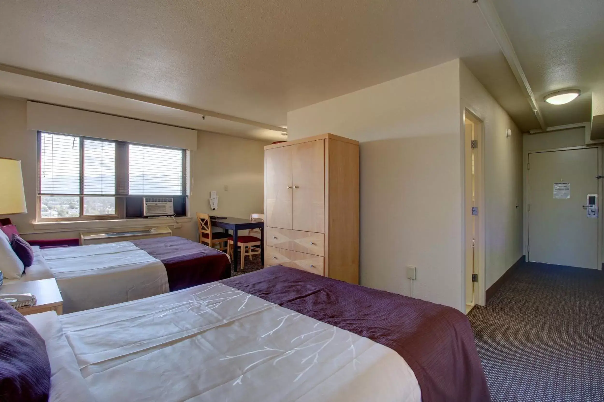 Double Queen Deluxe in Inlet Tower Hotel & Suites Double Queen Deluxe in Inlet Tower Hotel & Suites