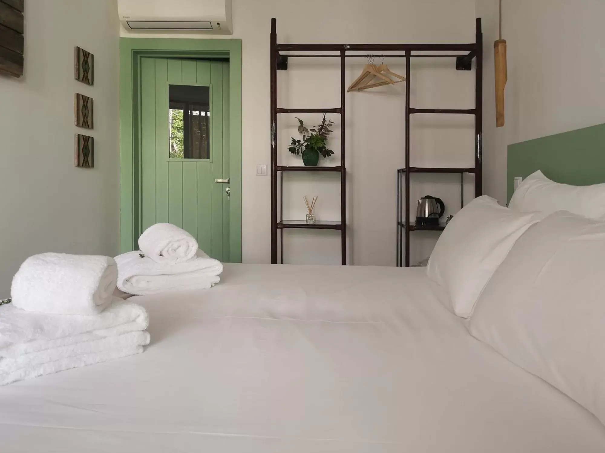 Budget Double Room in Altanure - Almatere Food Forest Boutique Hotel Budget Double Room in Altanure - Almatere Food Forest Boutique Hotel