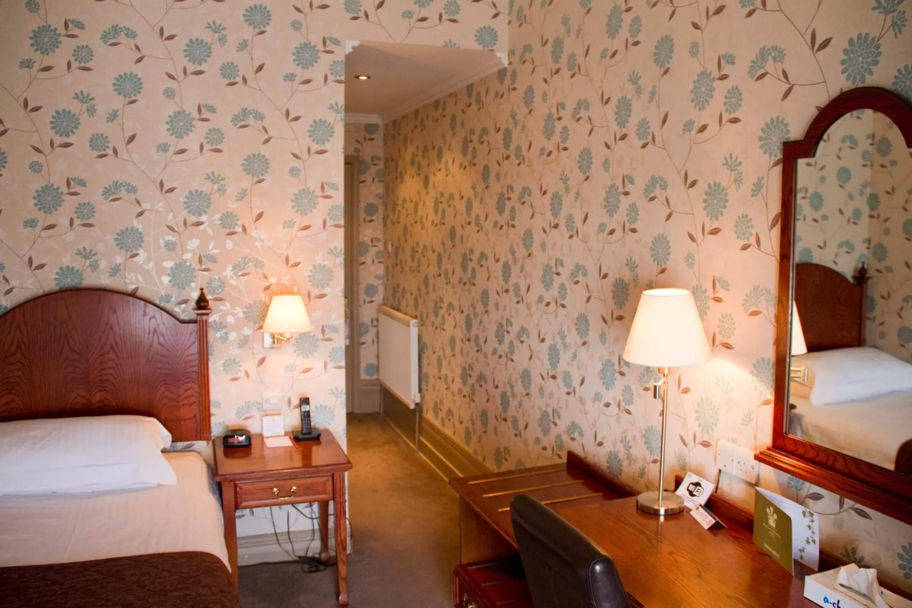 Standard Single Room in Duke Of Cornwall Hotel Standard Single Room in Duke Of Cornwall Hotel