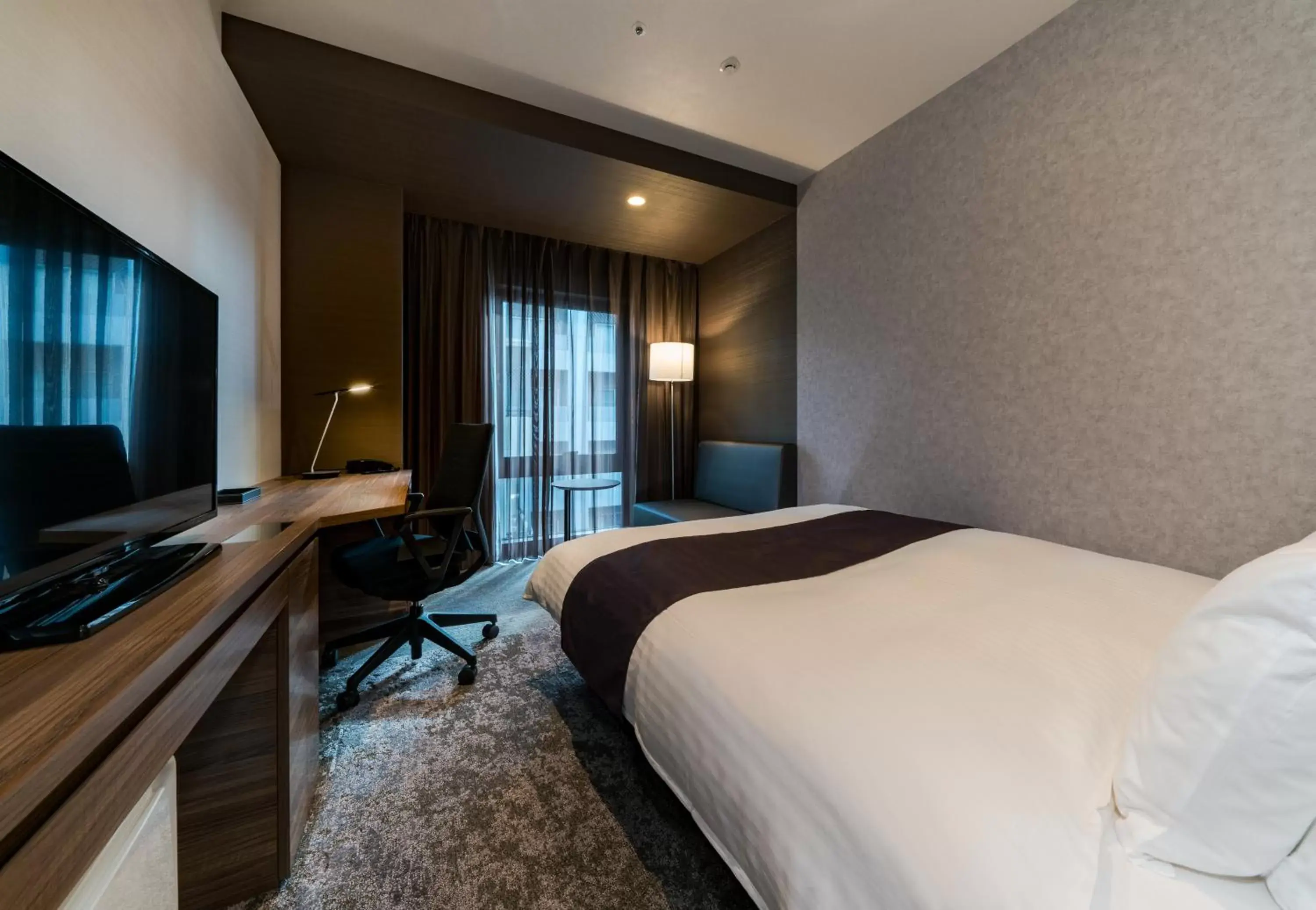 Standard Double Room - Smoking in Daiwa Roynet Hotel Hakata Reisen PREMIER Standard Double Room - Smoking in Daiwa Roynet Hotel Hakata Reisen PREMIER