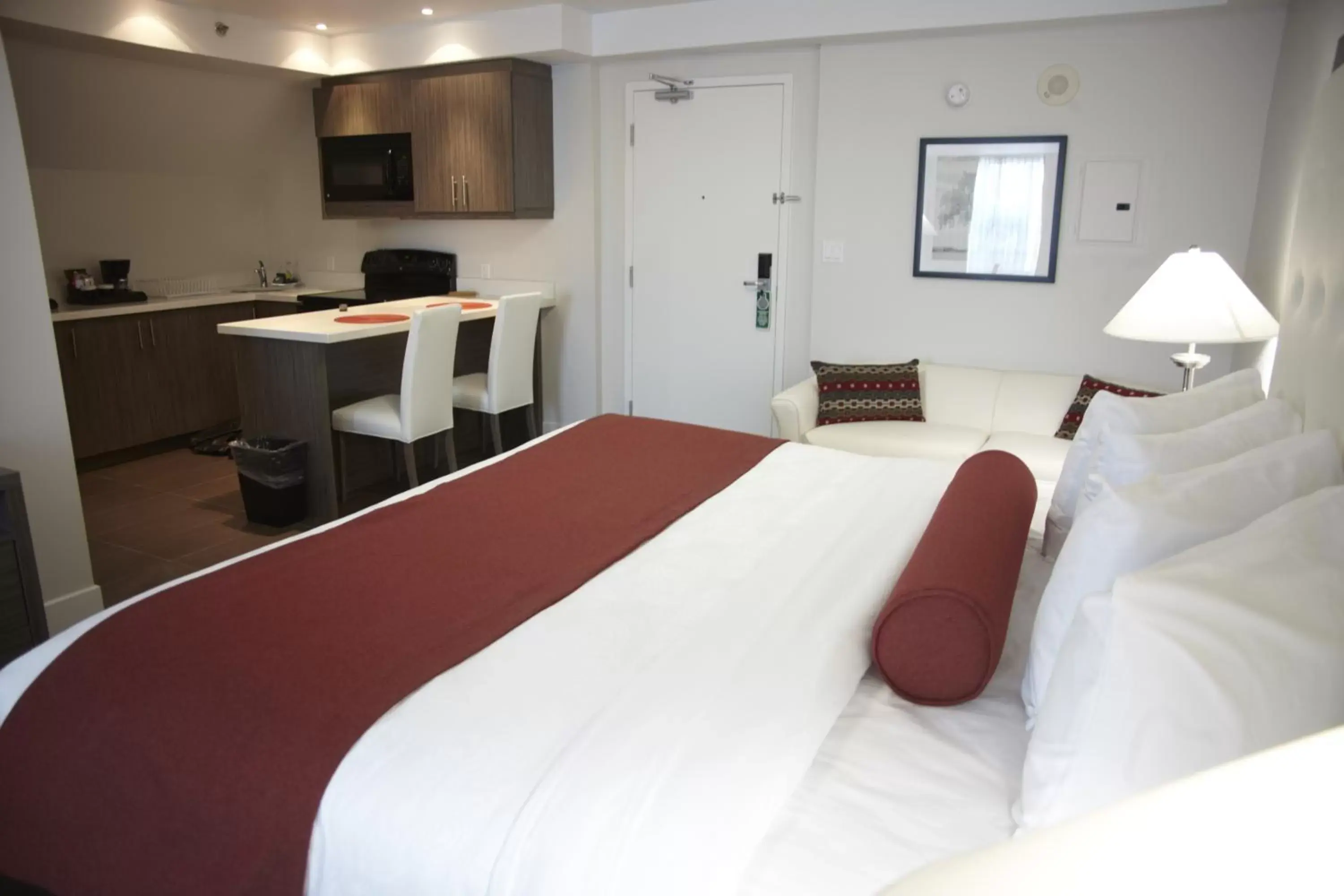 King Studio - single occupancy in Admiral Inn Mississauga King Studio - single occupancy in Admiral Inn Mississauga