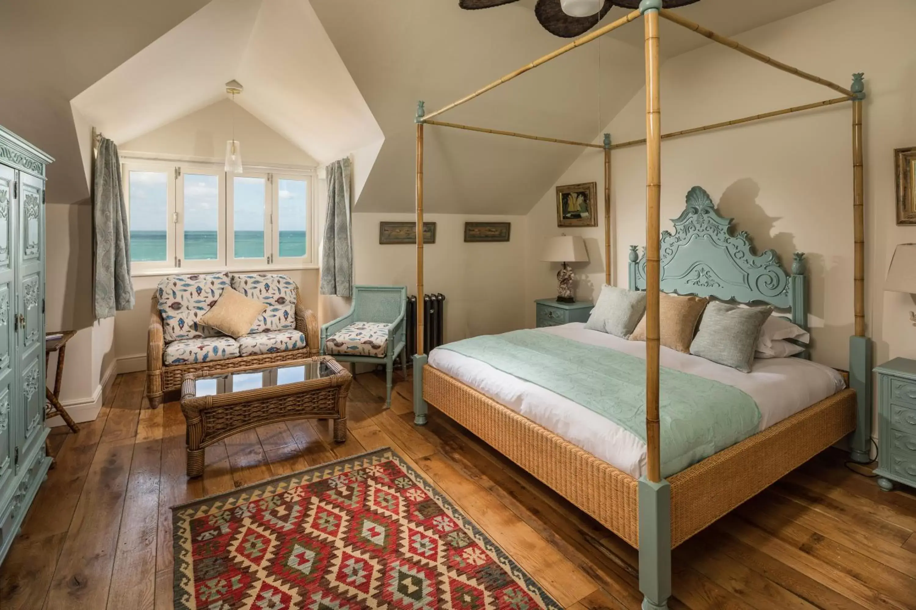 King Room with Sea View in Tolcarne Beach Colonial Restaurant and Rooms King Room with Sea View in Tolcarne Beach Colonial Restaurant and Rooms