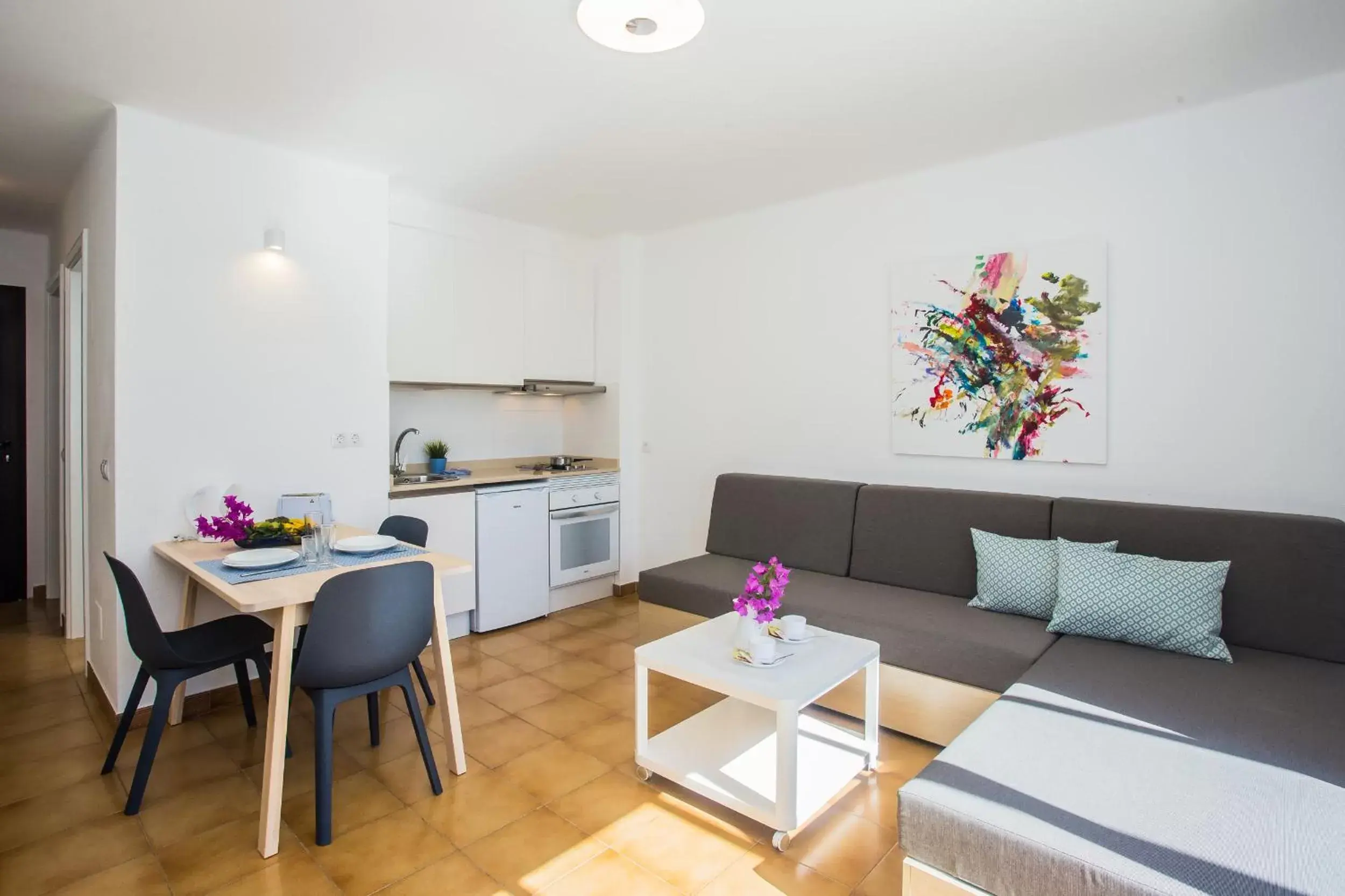 Apartment with Pool View in Los Tulipanes Apartment with Pool View in Los Tulipanes