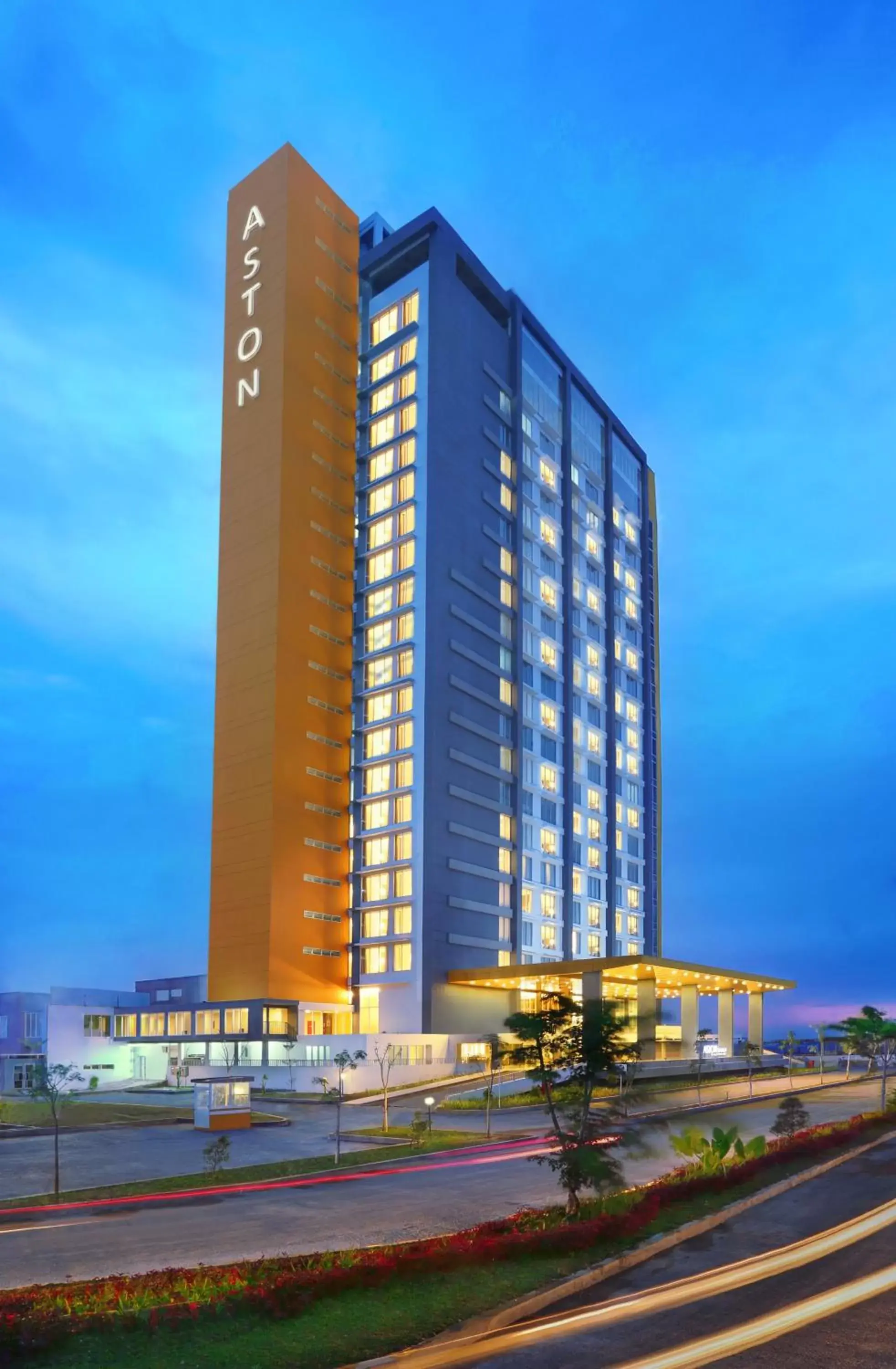 Grand Tan Banjarmasin Hotel & Convention Center Grand Tan Banjarmasin Hotel & Convention Center