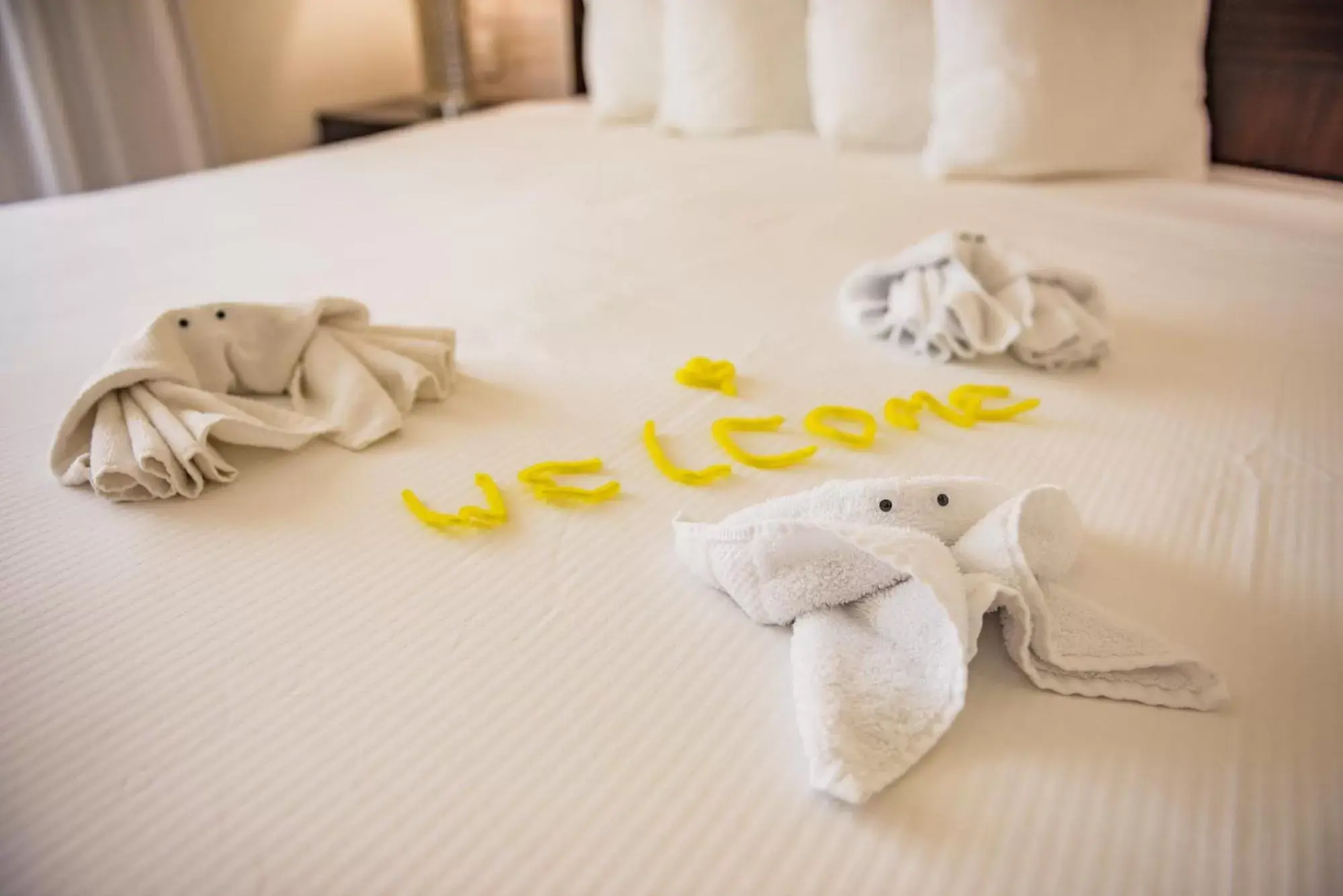 Standard One Bedroom King Suite with Balcony in Skipjack Resort & Marina Standard One Bedroom King Suite with Balcony in Skipjack Resort & Marina